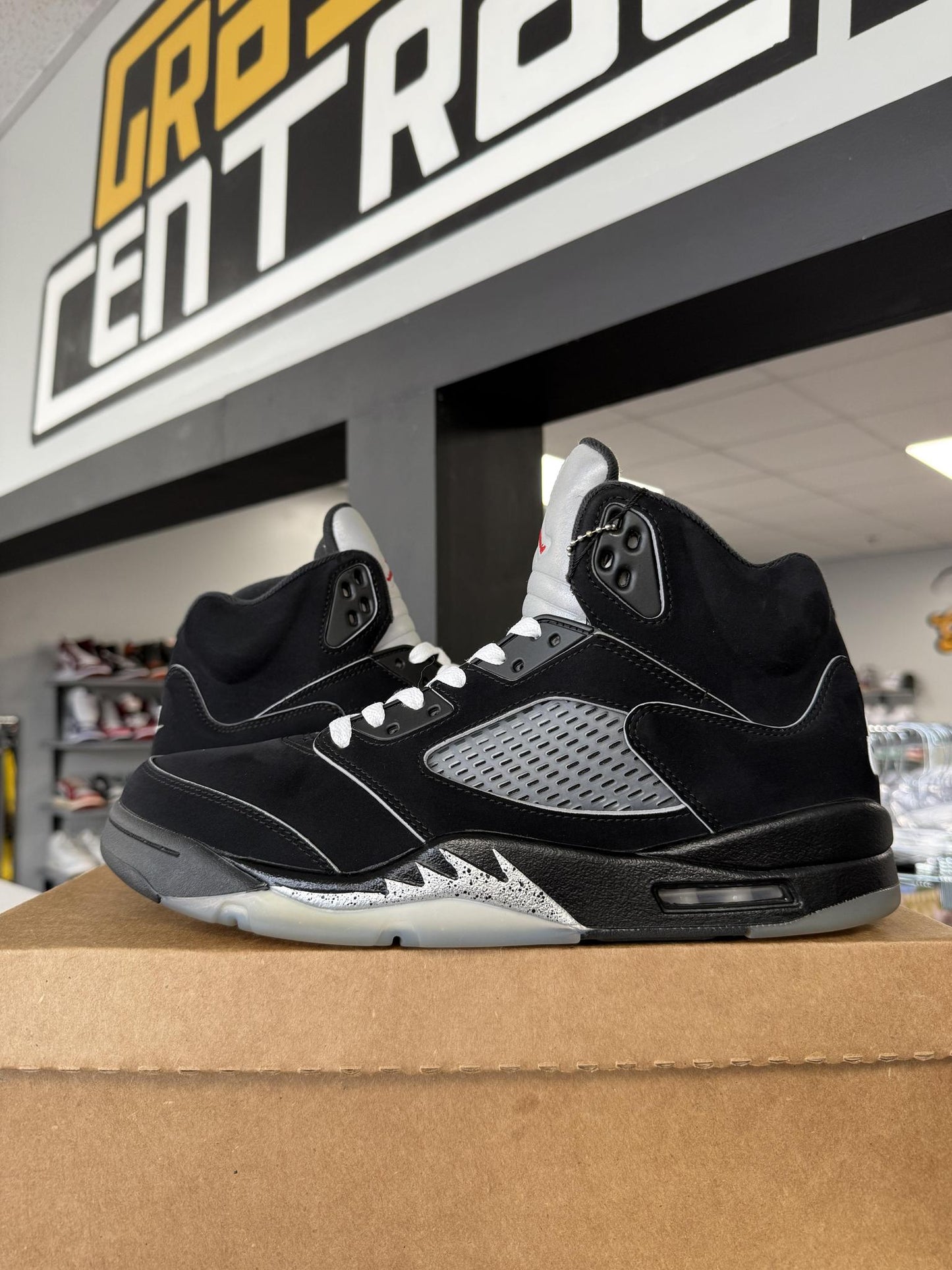 Jordan 5 "Metallic Reimagined" Used Size 11
