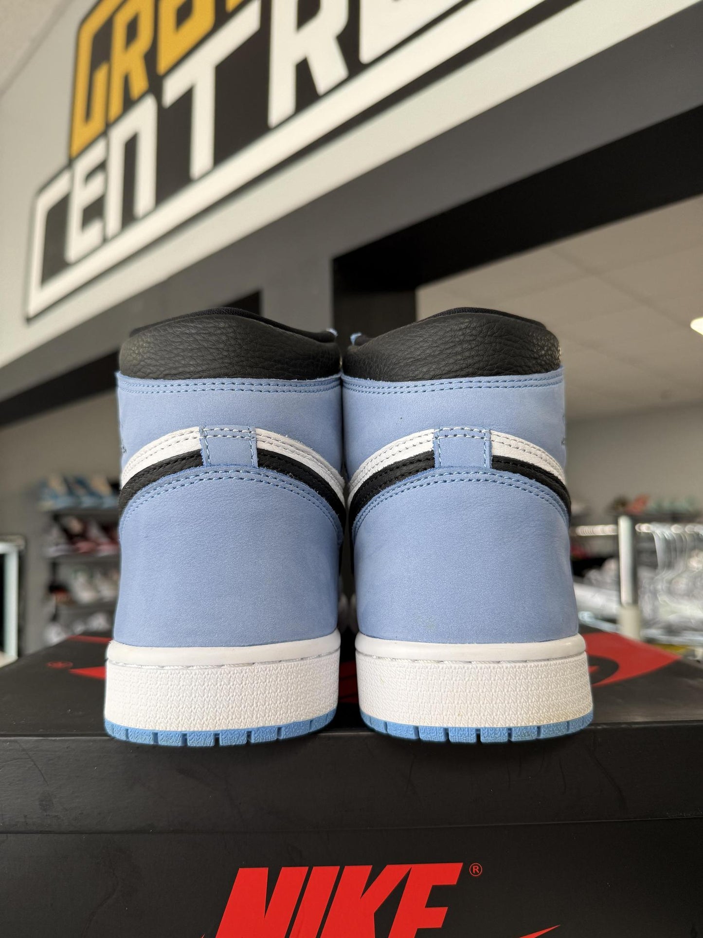 Jordan 1 "University Blue" Used Size 10.5