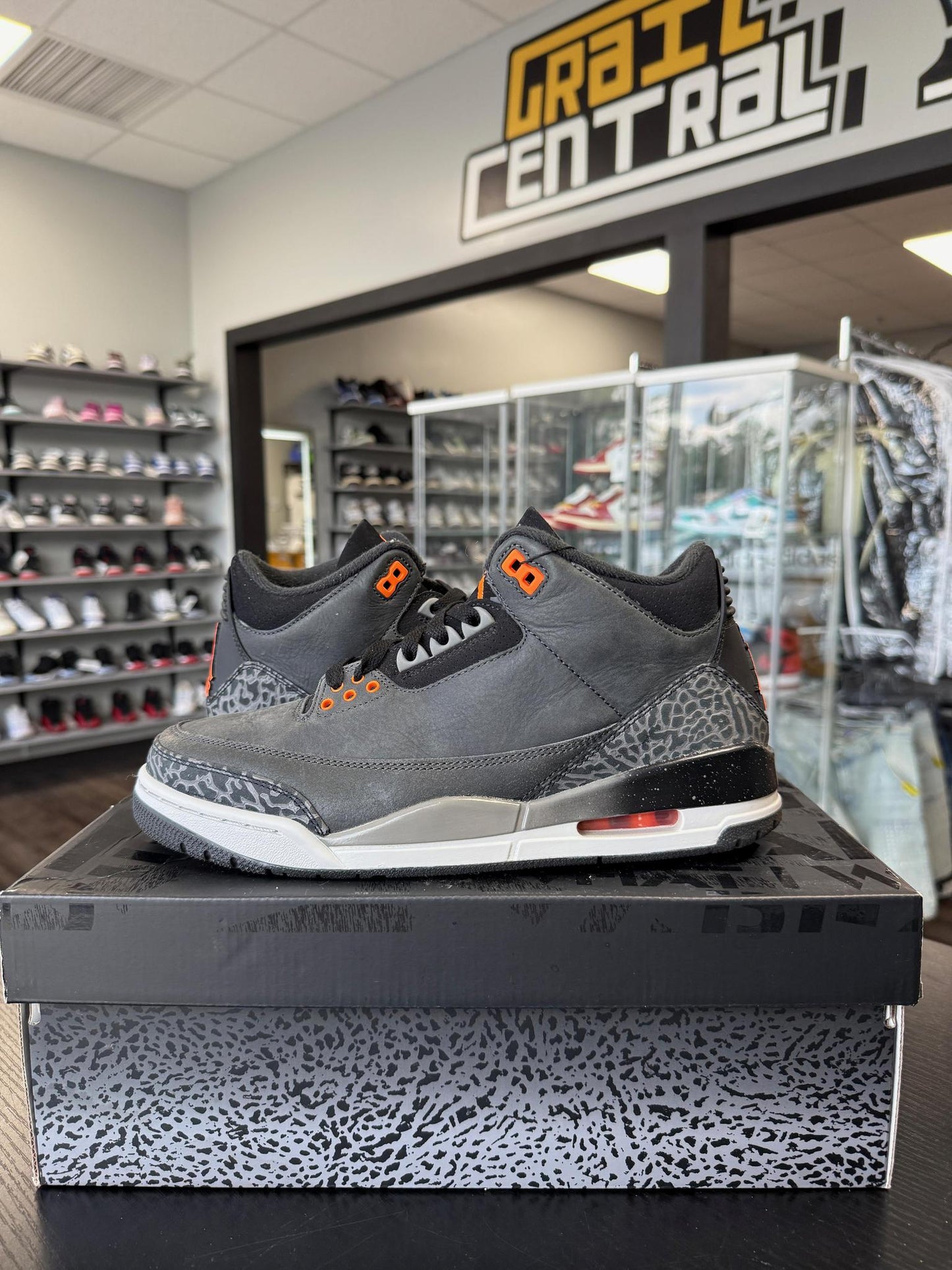 Jordan 3 Fear Used Size 8.5