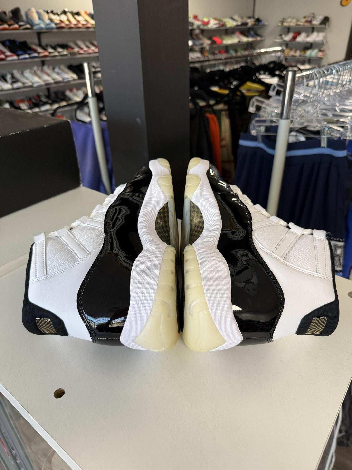 Jordan 11 "Gratitude" Used Size 11.5