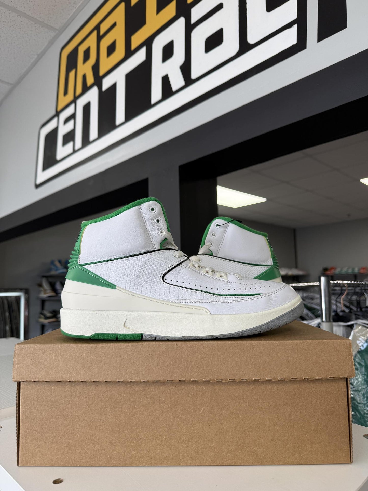 Jordan 2 "Lucky Green" Used Size 9.5