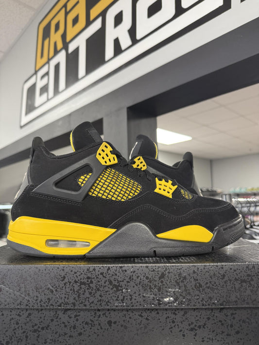 Jordan 4 "Thunder" Used Size 11