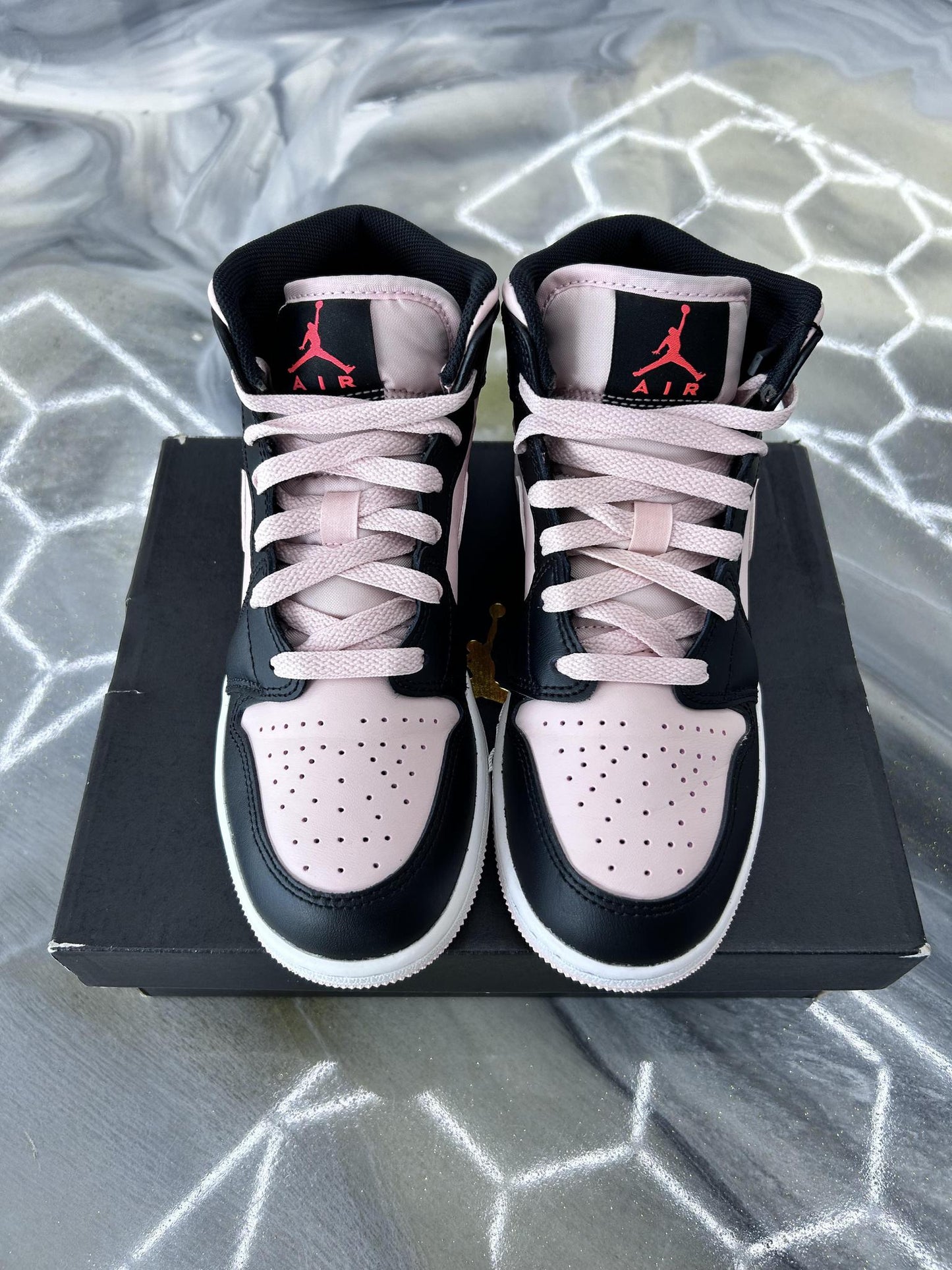 Jordan 1 Mid "Atmosphere" Used Size 5Y/6.5W