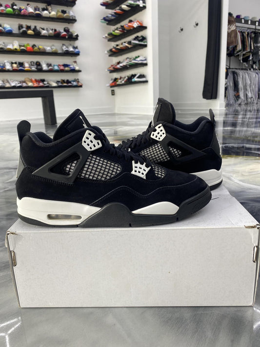 Jordan 4 "White Thunder" Used Size 11