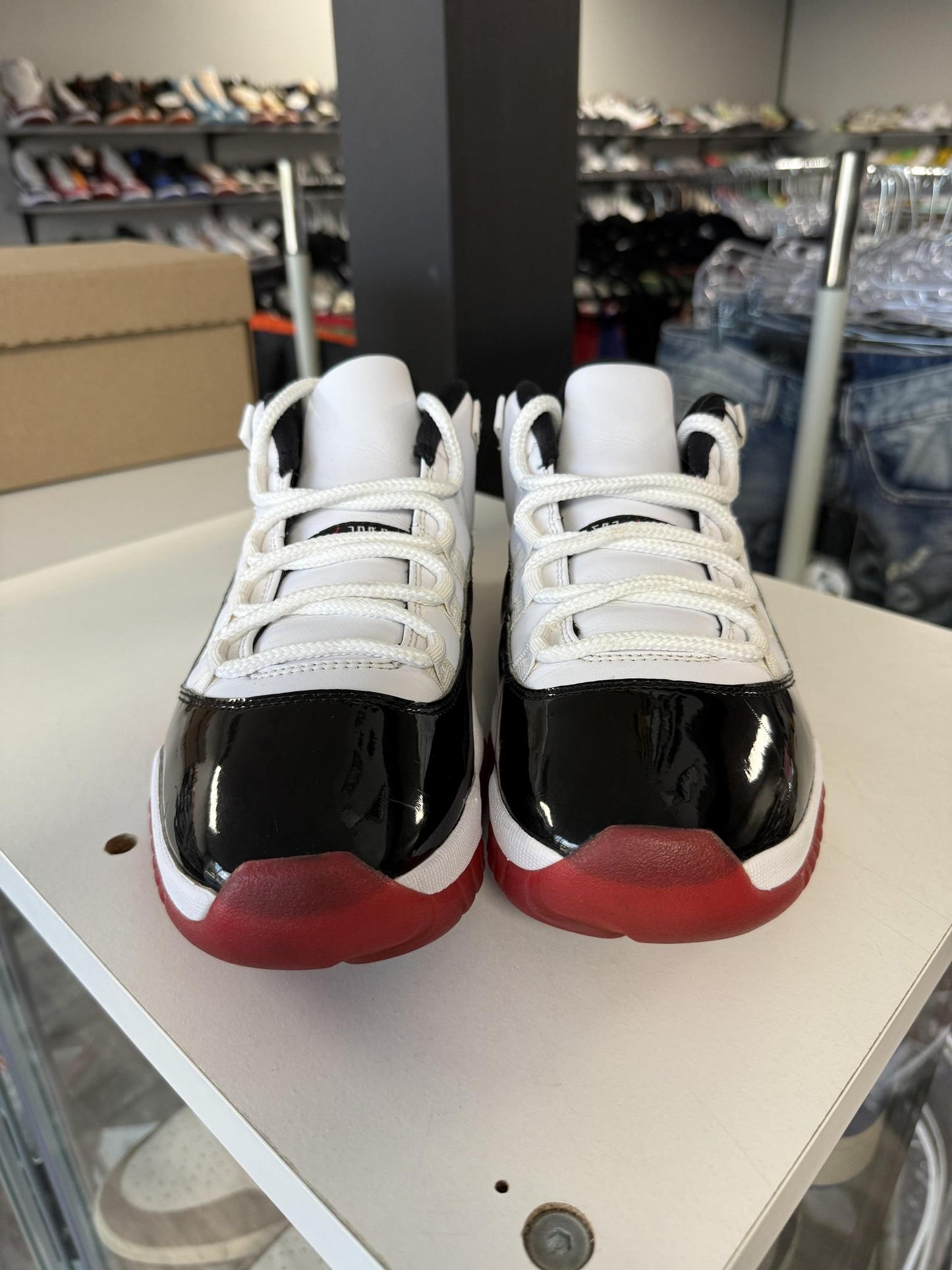 Jordan 11 Low "Concord Bred" Used Size 9.5