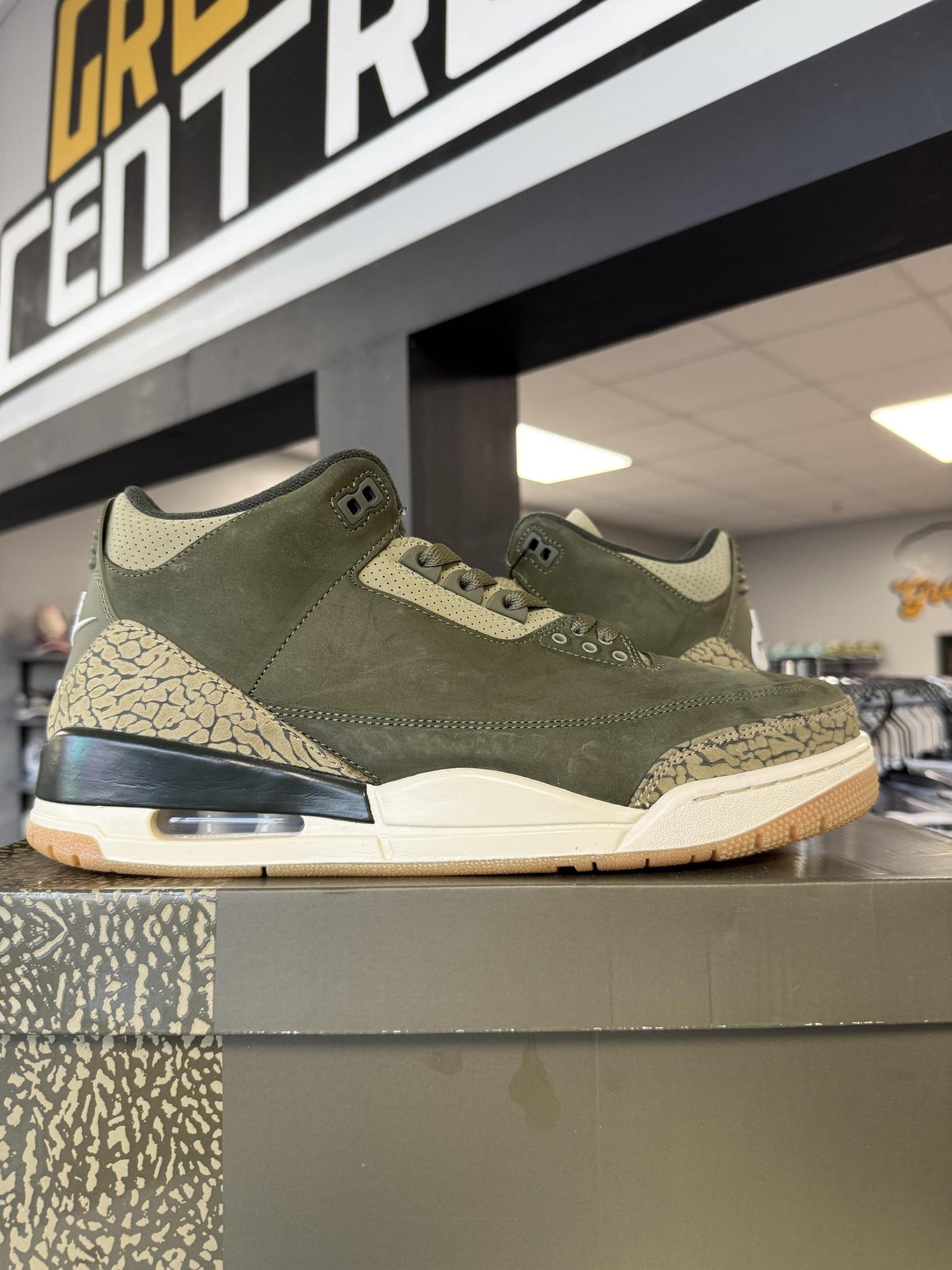 Jordan 3 "Family Affair" Used Size 12