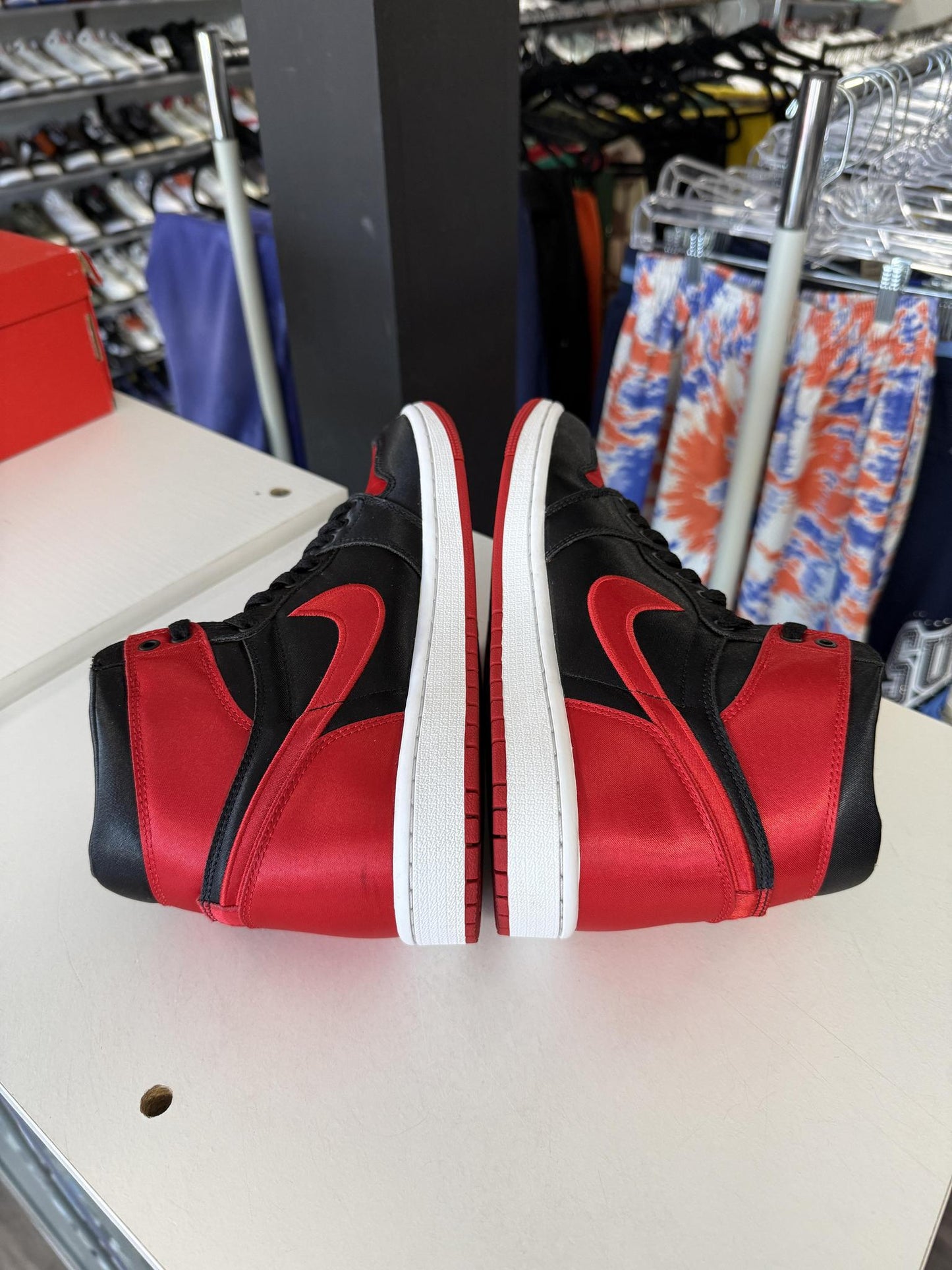 Jordan 1 "Satin Bred" Used Size 7.5