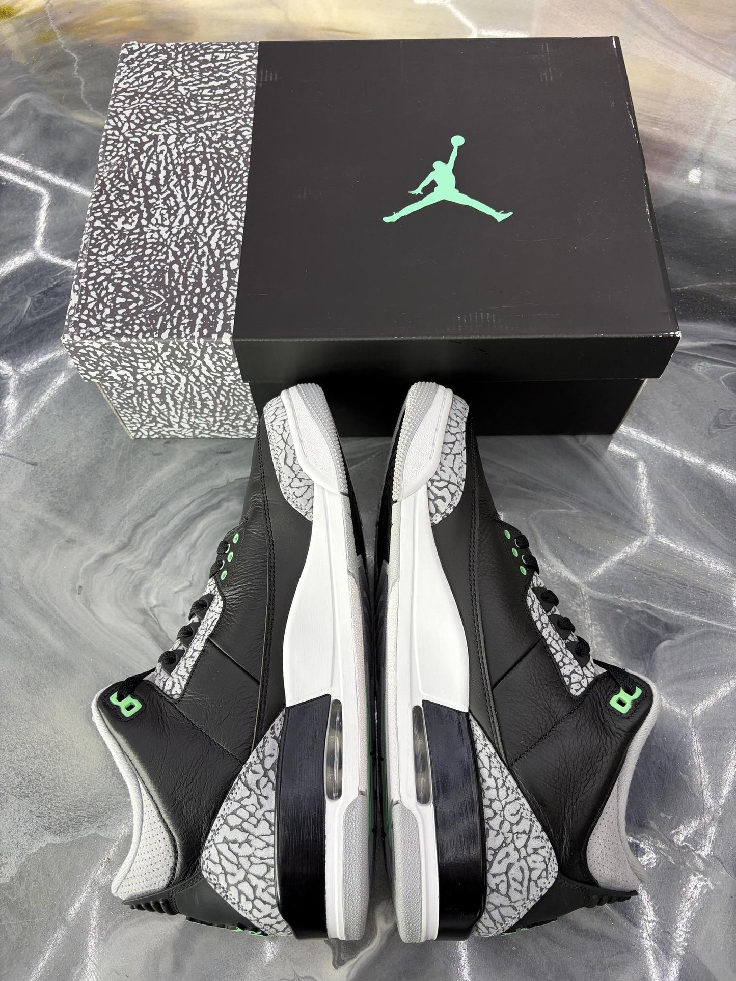 Jordan 3 "Green Glow" Used Size 12.5