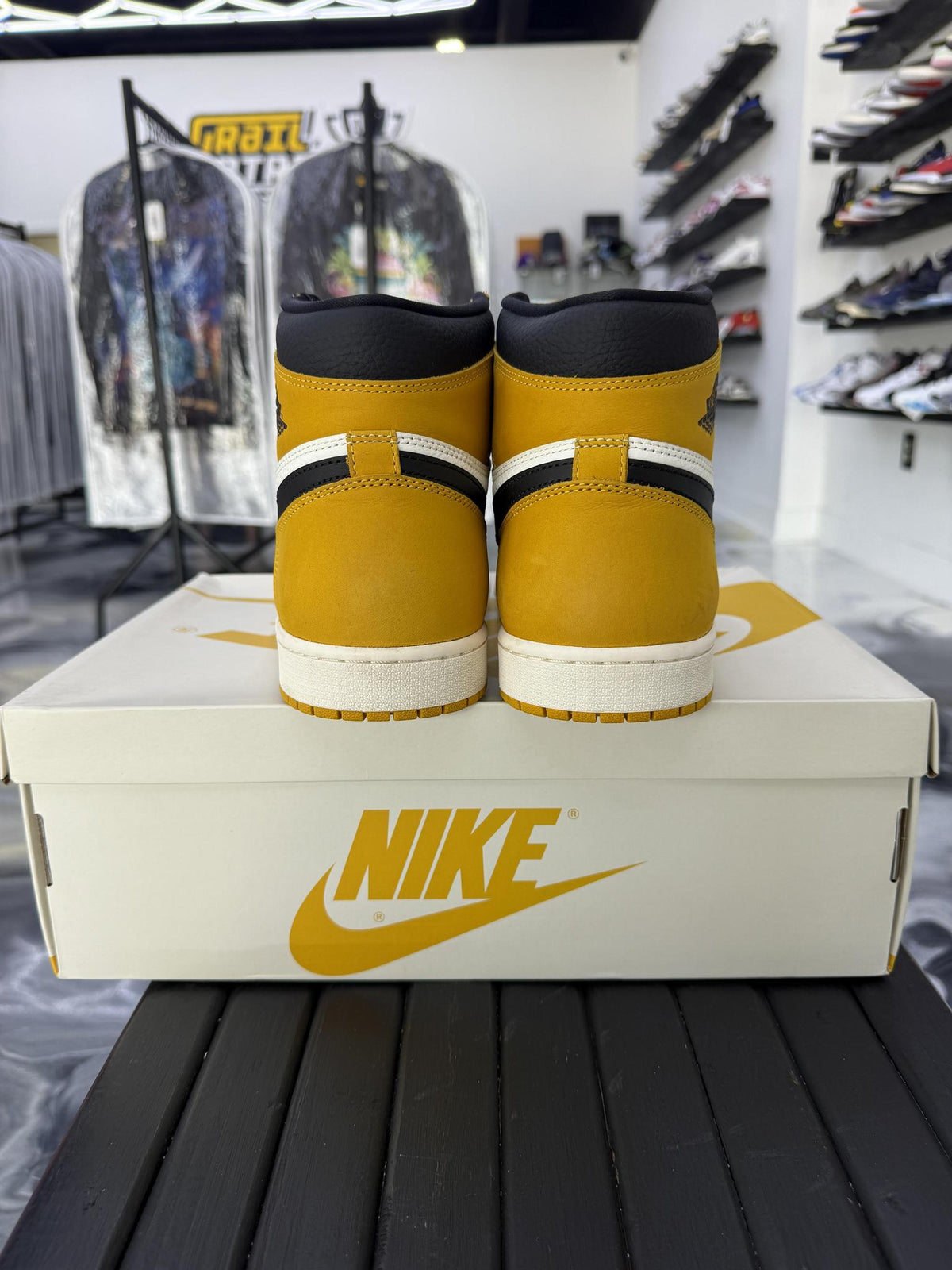 Jordan 1 "Yellow Ochre" Used Size 11.5
