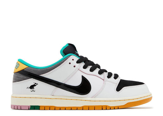 Nike SB Dunk Low x CSEF "Black White"