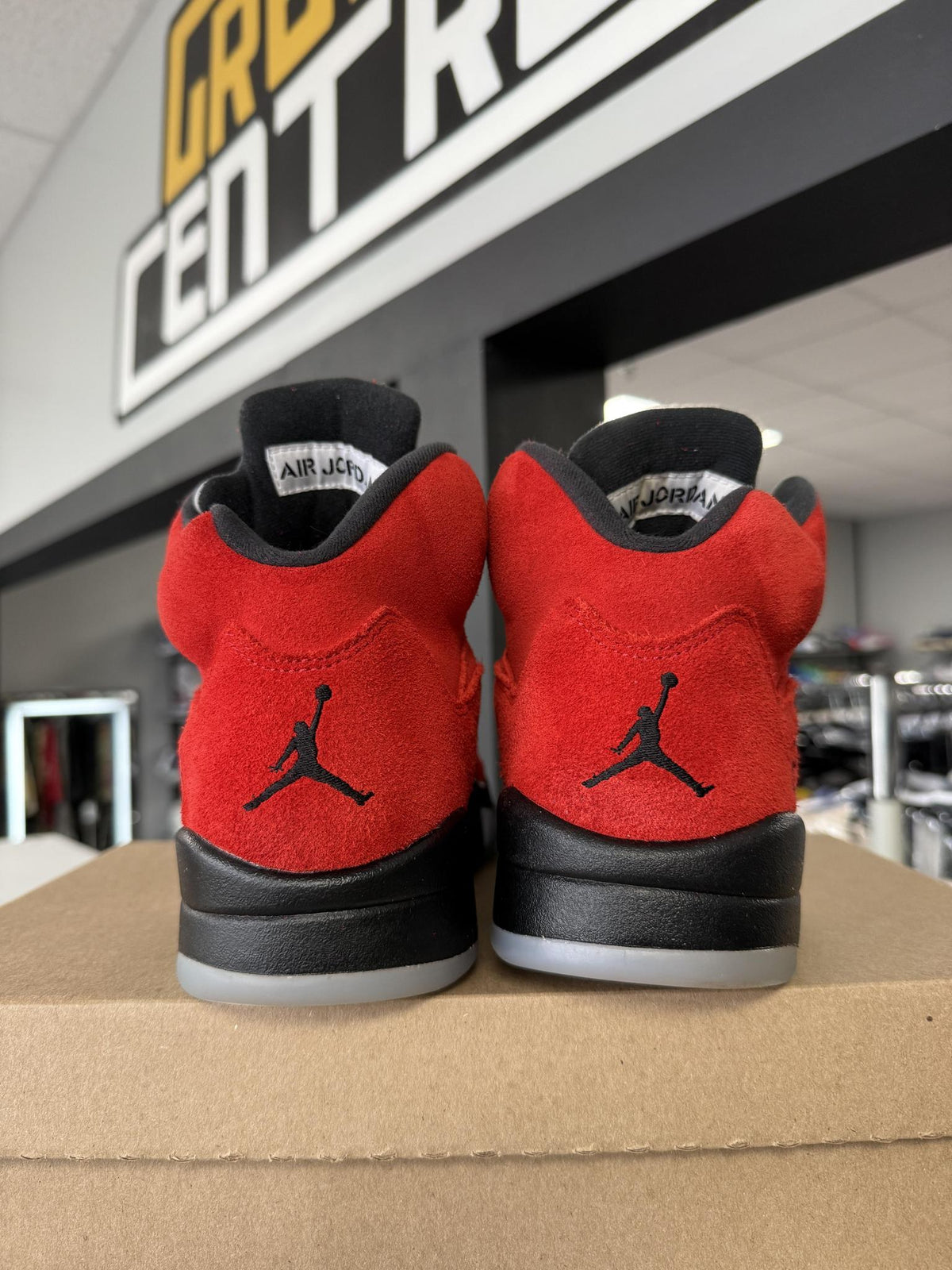 Jordan 5 "Raging Bull" Used Size 9.5