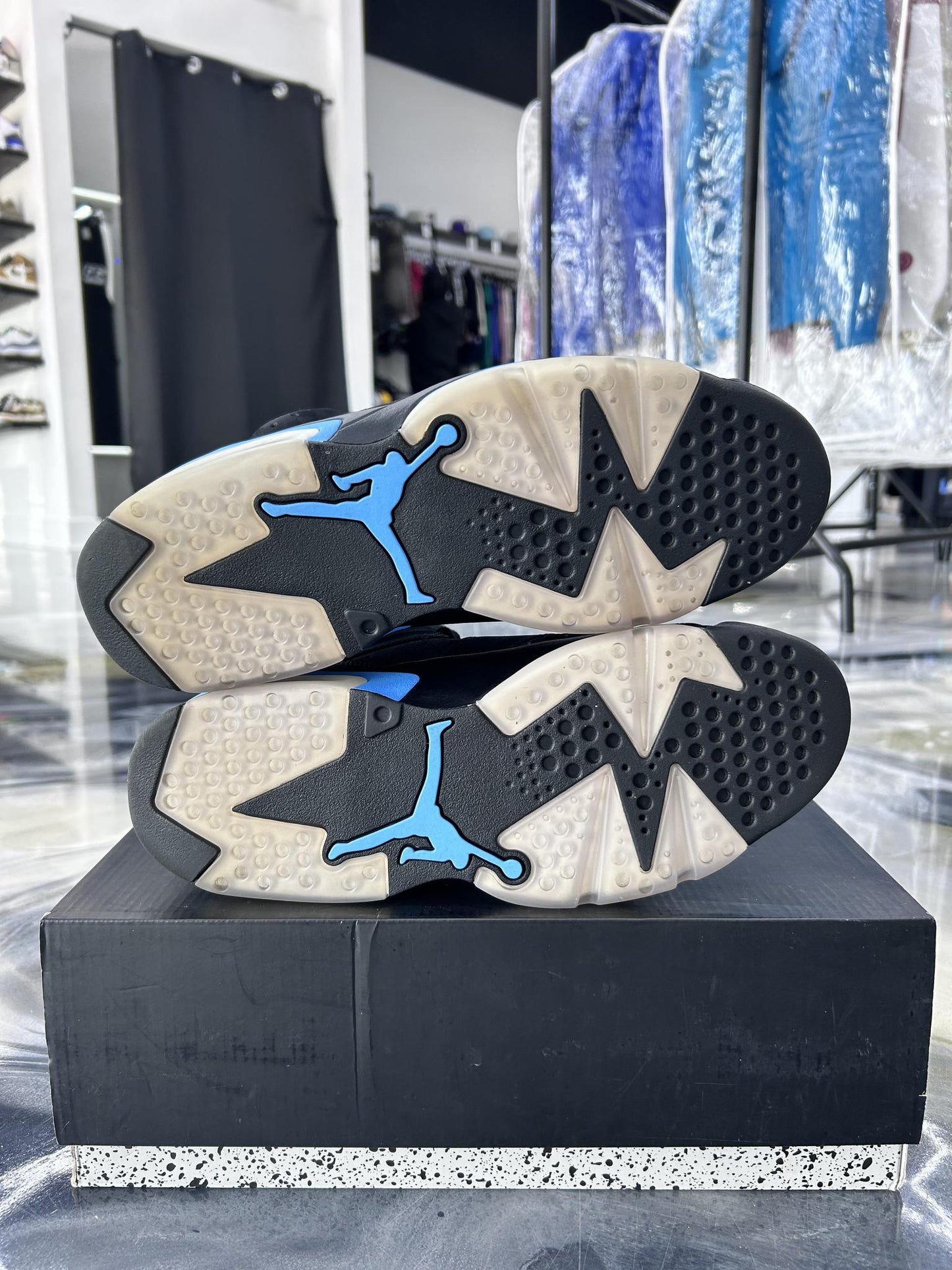 Jordan 6 "UNC" Used Size 10.5