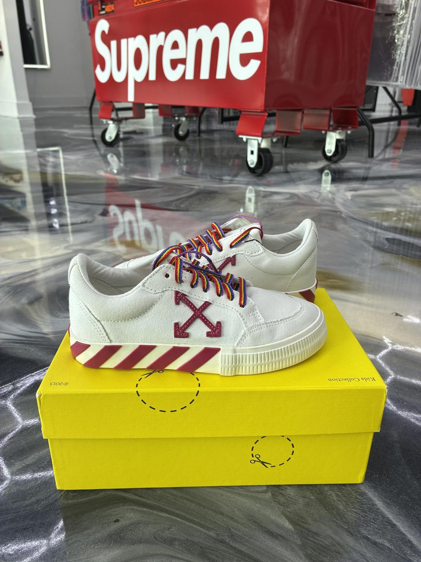Off-White Vulc Low Used Size 3Y/4.5W