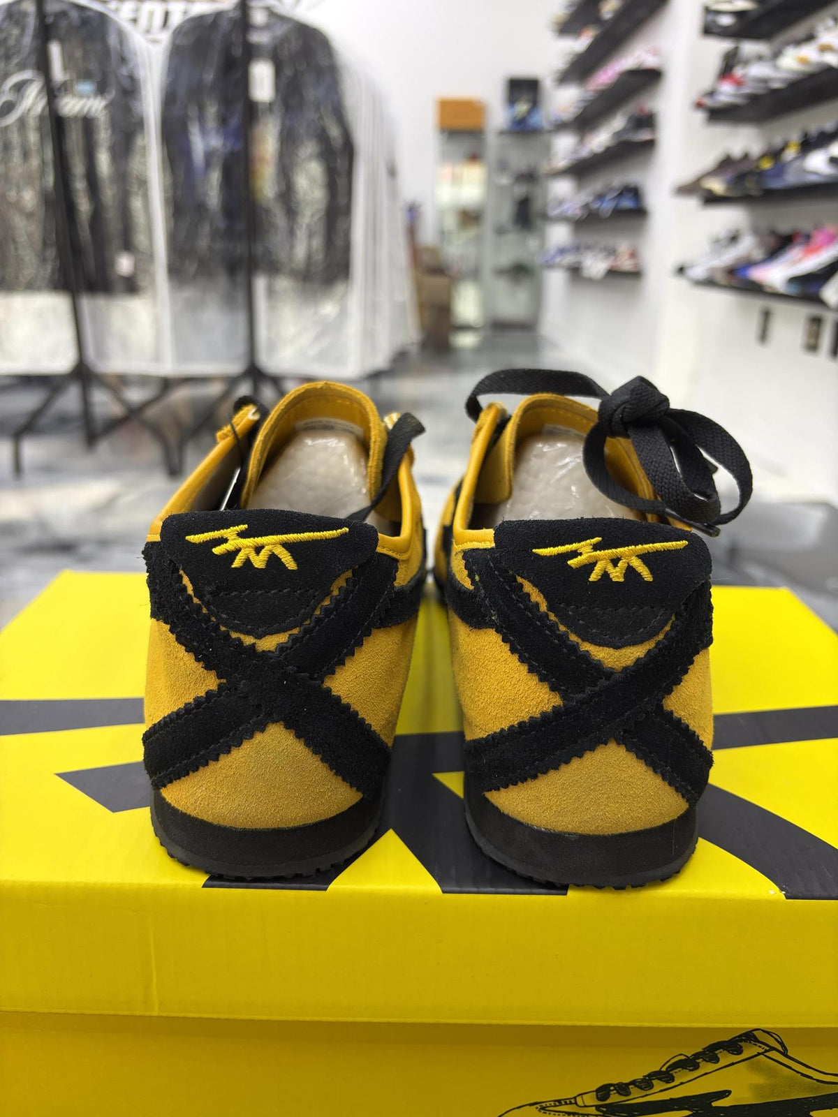HMDD Samurai Runner Used Size 8