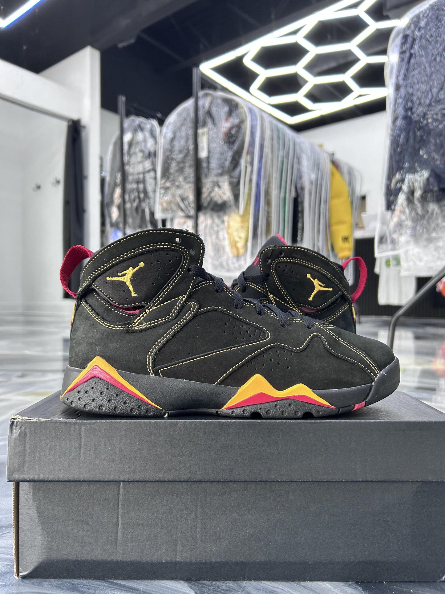 Jordan 7 "Citrus" Used Size 7Y/8.5W