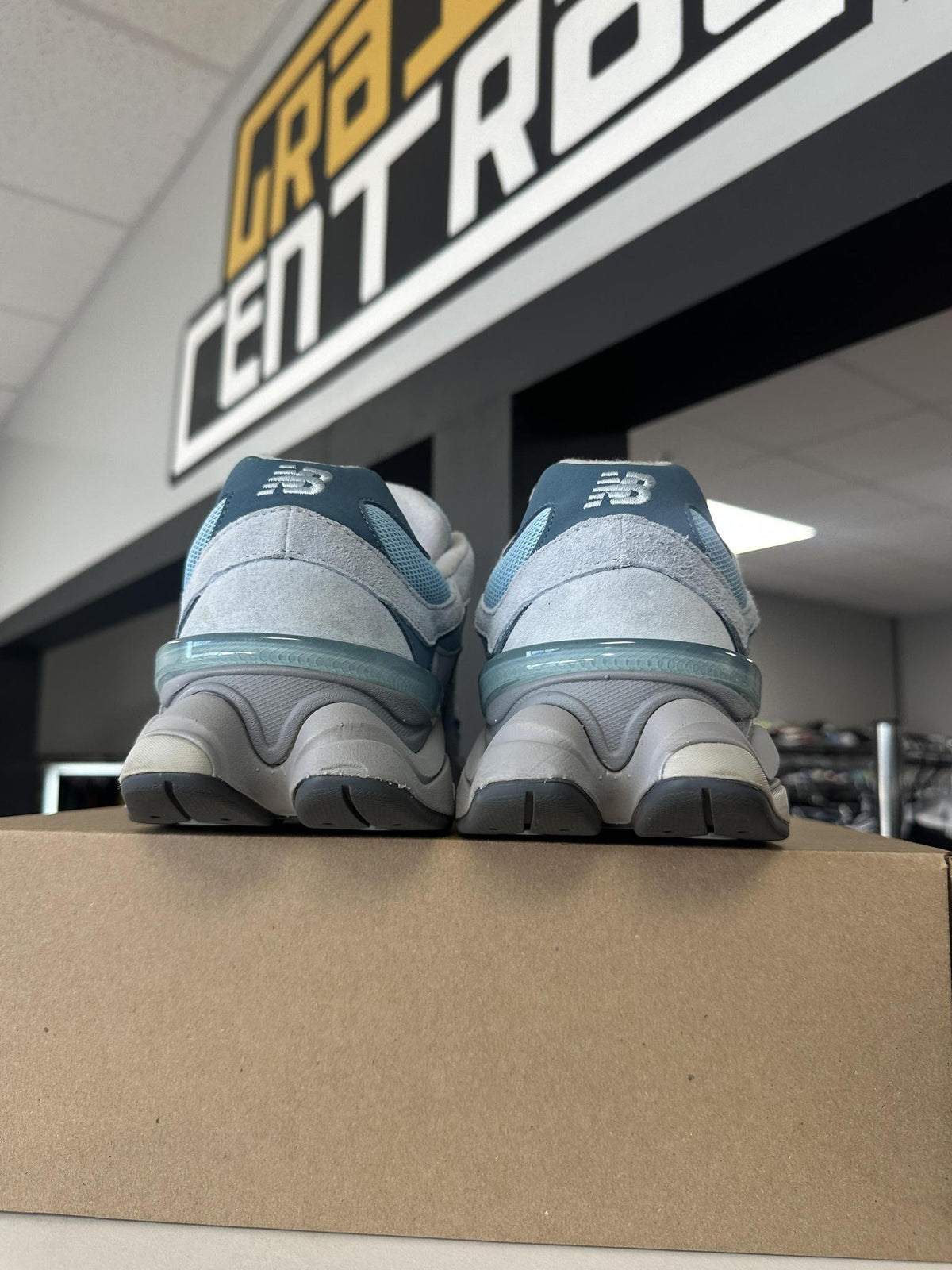 New Balance 9060 "Blue" Used Size 14