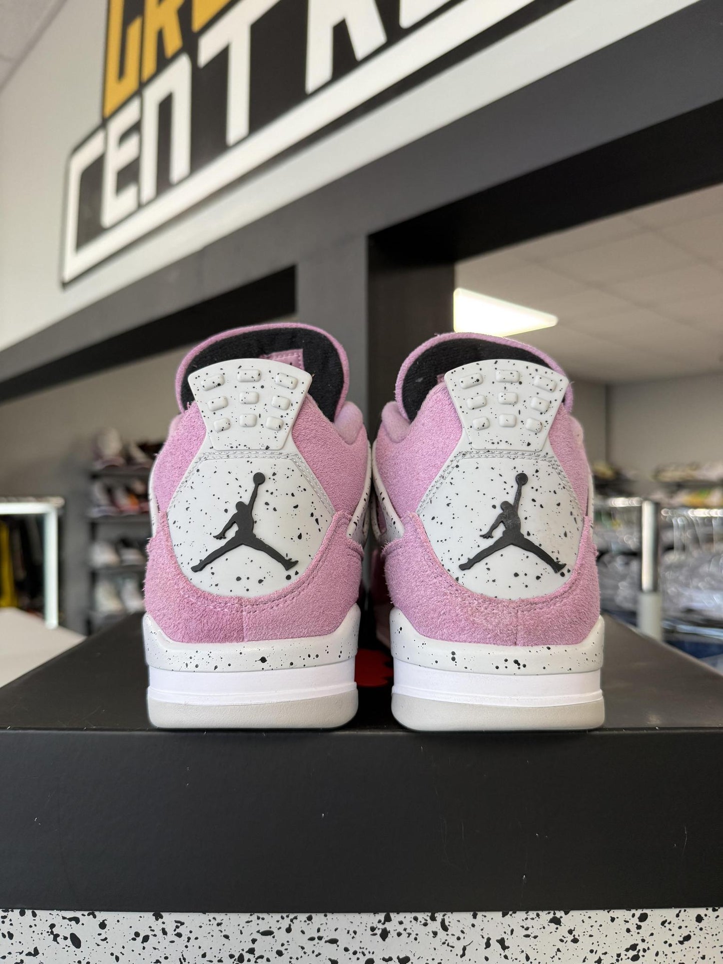 Jordan 4 "Orchid" Used Size 8.5
