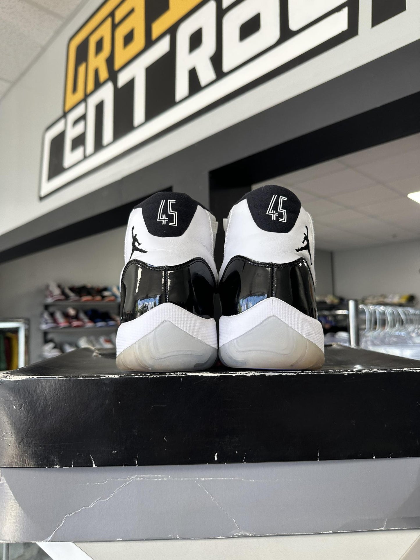 Jordan 11 "Concord" Used Size 11