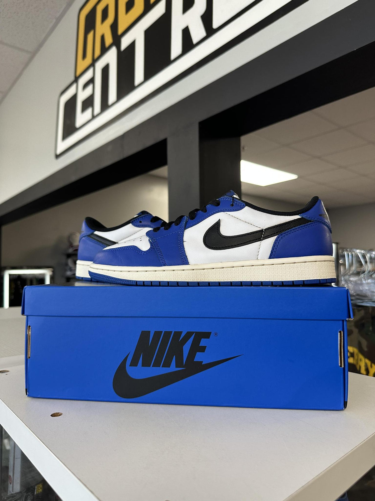 Jordan 1 Low "Game Royal" Used Size 8