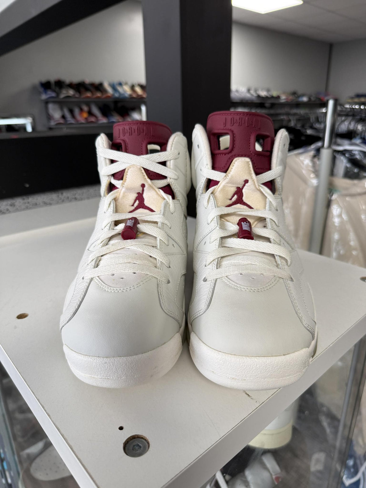 Jordan 6 "Maroon" Used Size 8.5