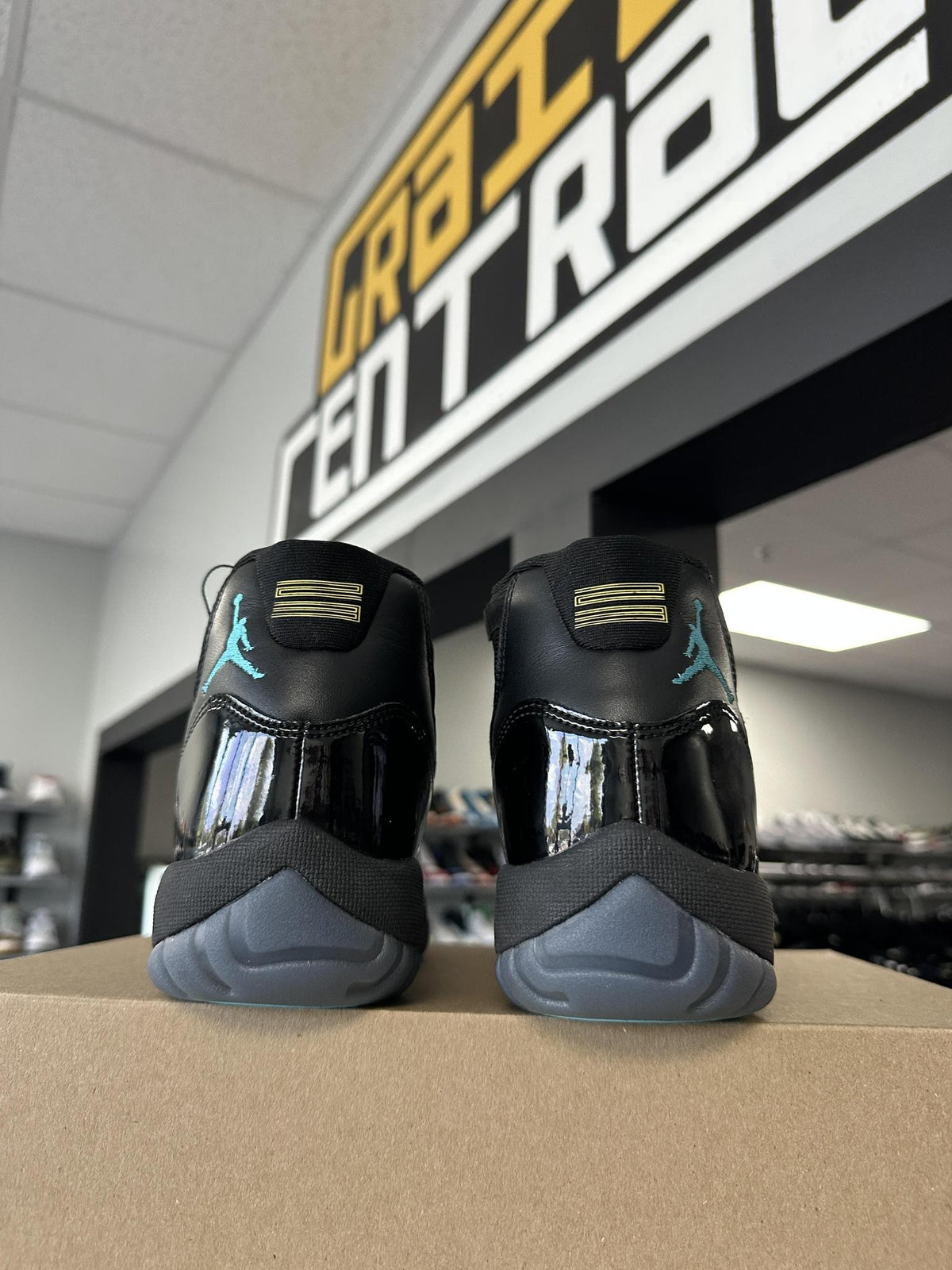 Jordan 11 "Gamma" 7Y/8.5W Used