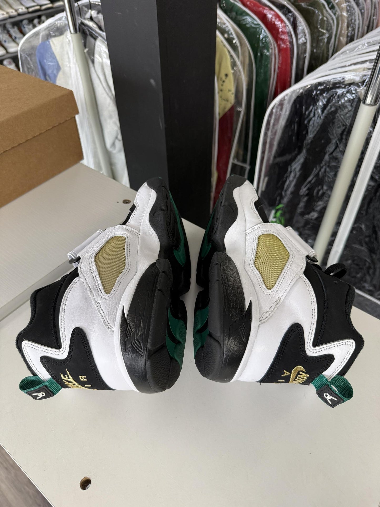 Nike Diamond Turf "Emerald" Used Size 11