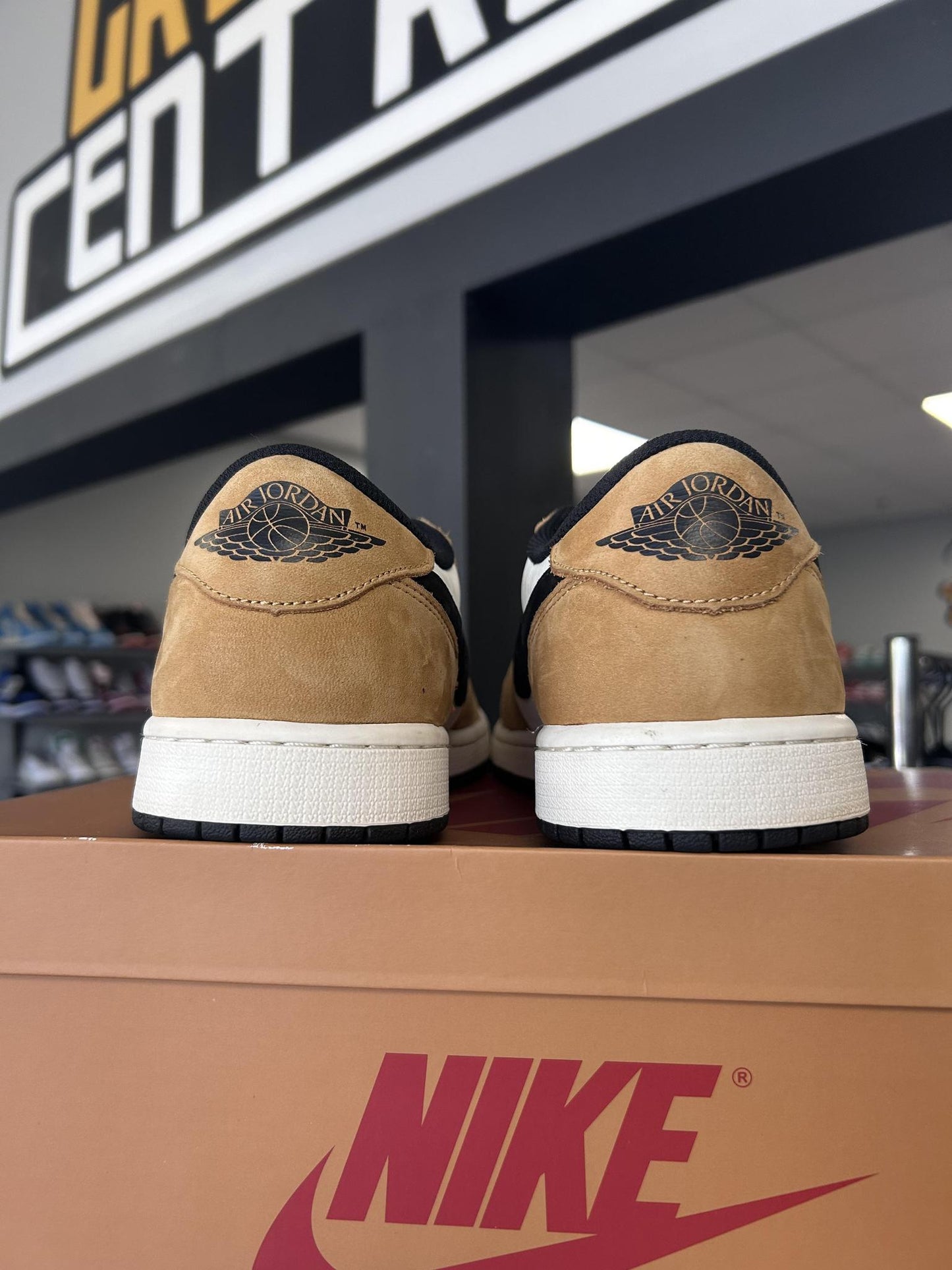 Jordan 1 Low "Rookie Of The Year" Used Size 11