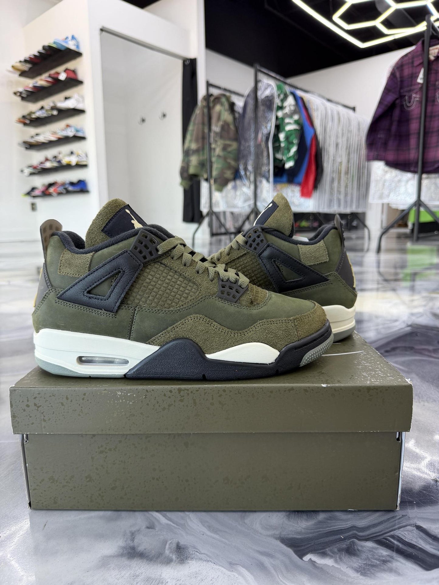 Jordan 4 Craft "Olive" Used Size 9