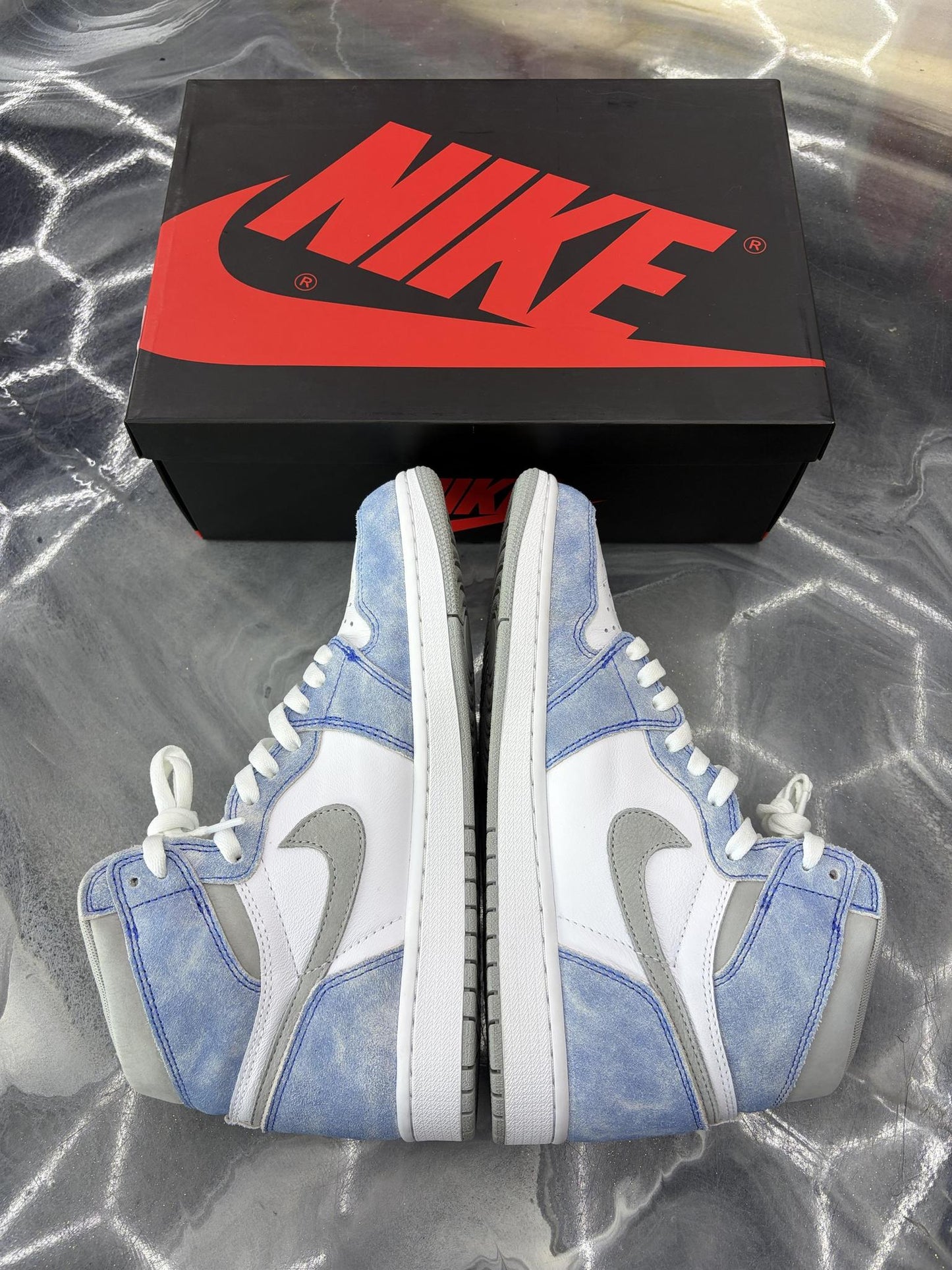 Jordan 1 "Hyper Royal" Used Size 9.5