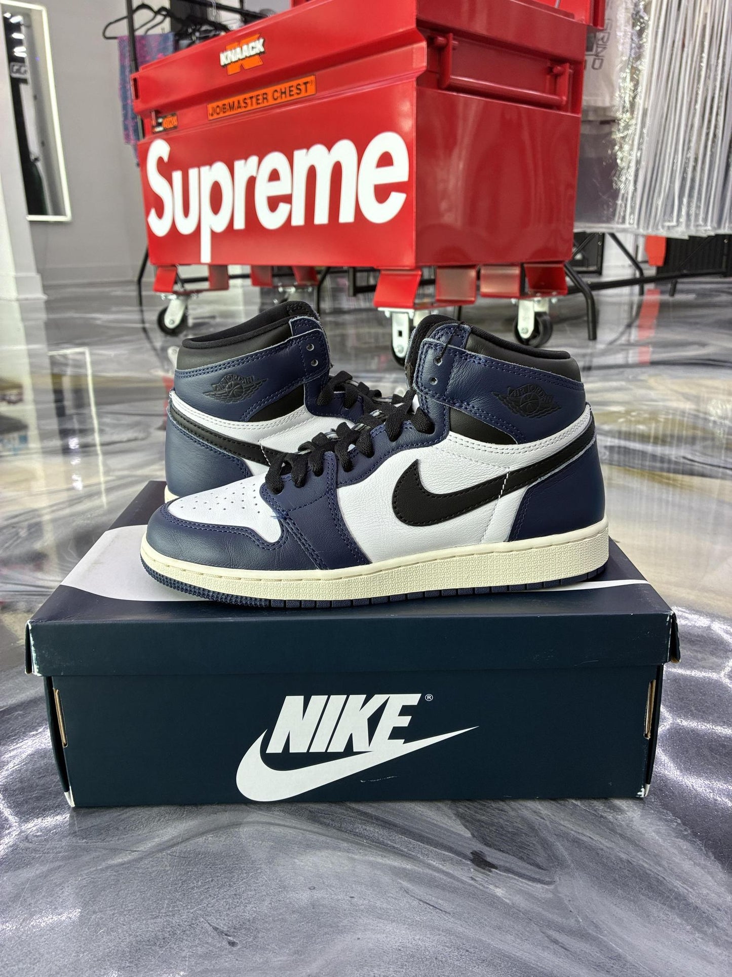 Jordan 1 Midnight Navy Used Size 6.5Y/8W