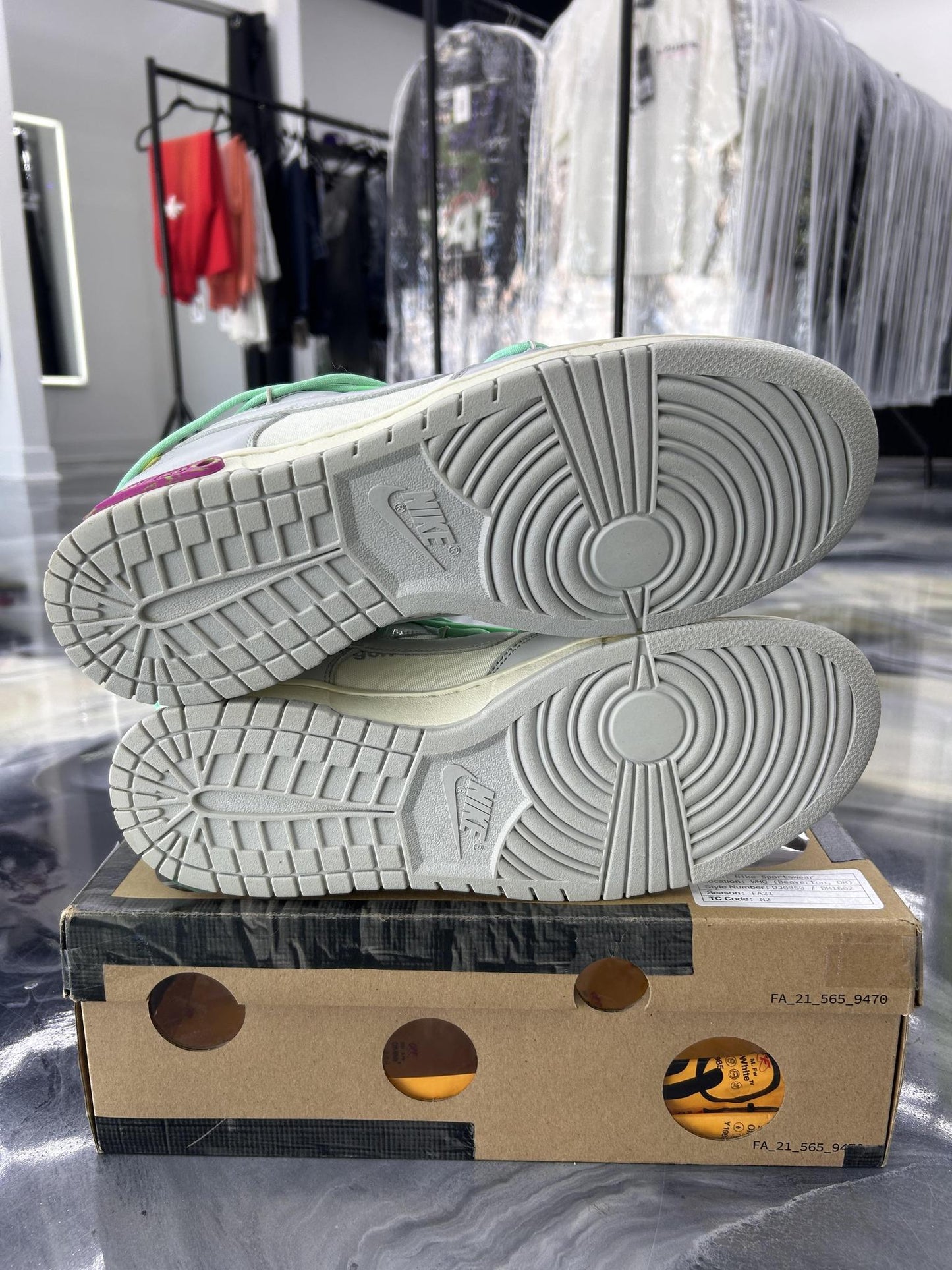 Nike Dunk Low Off White "Lot 4" Used Size 12