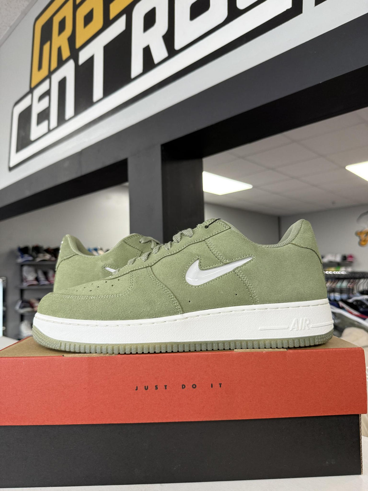 Nike Air Force 1 Low Jewel "Oil" Used Size 11.5