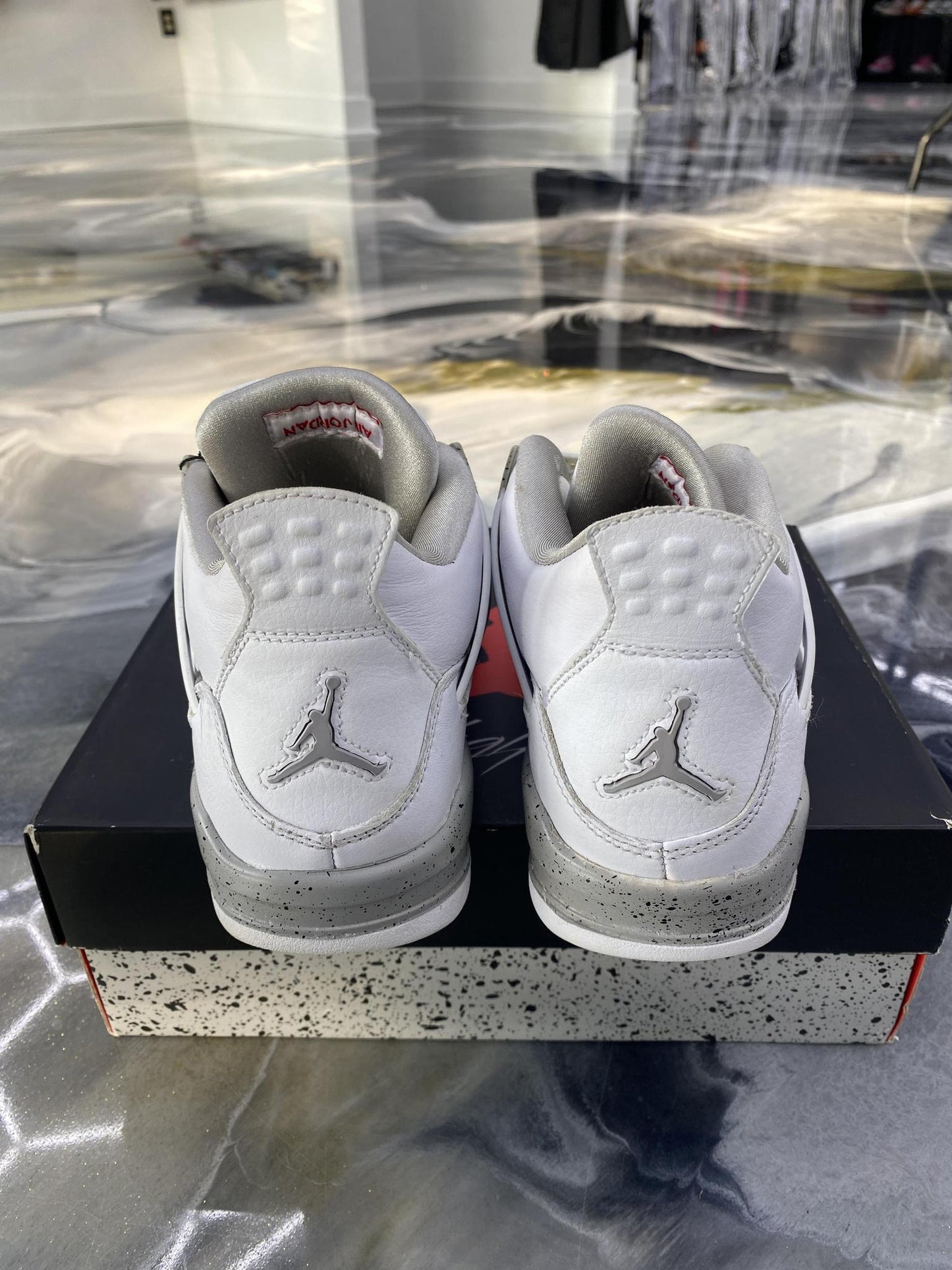 Jordan 4 "White Oreo" Used Size 7Y/8.5W
