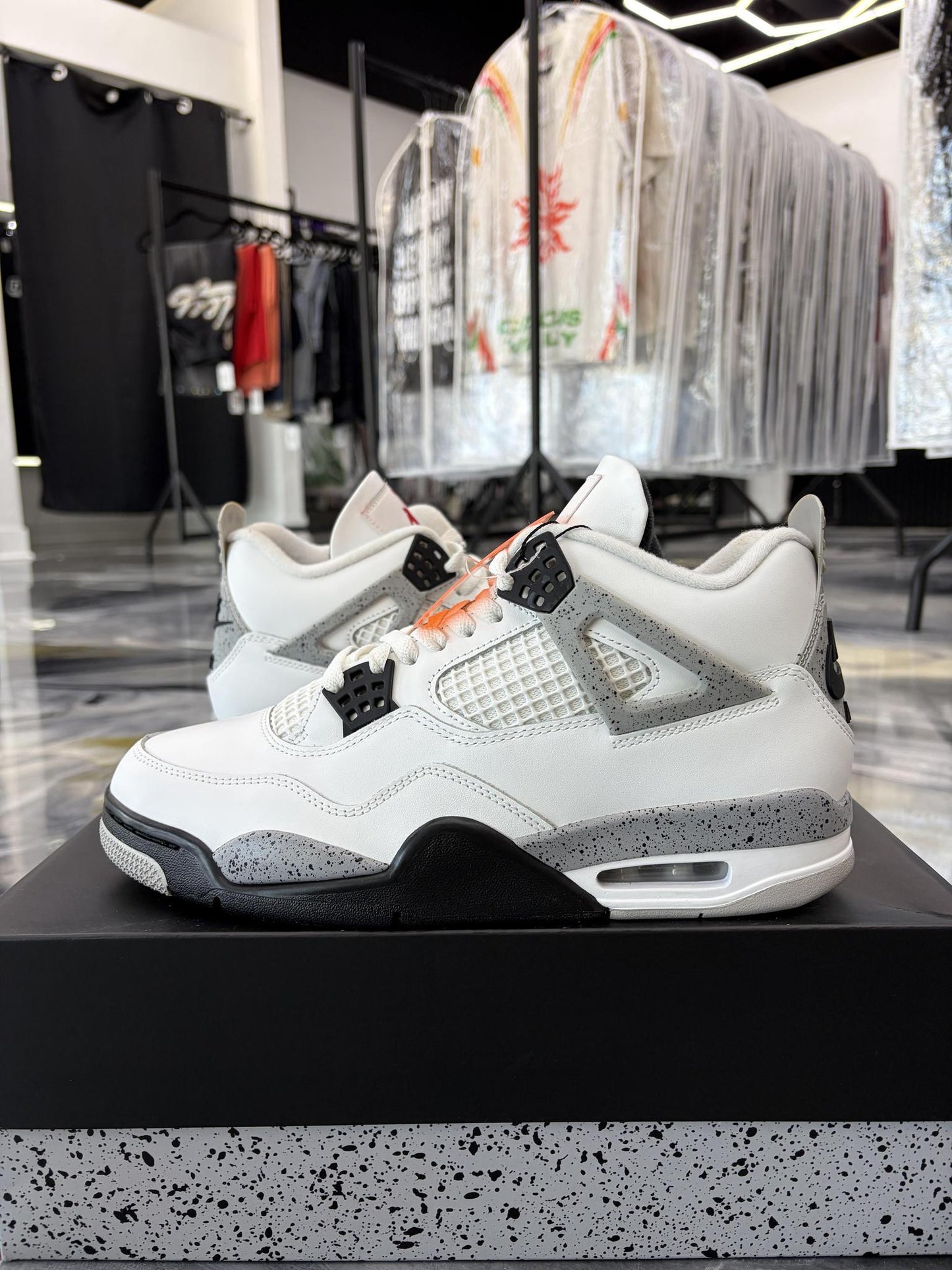 Jordan 4 "White Cement" Used Size 9.5