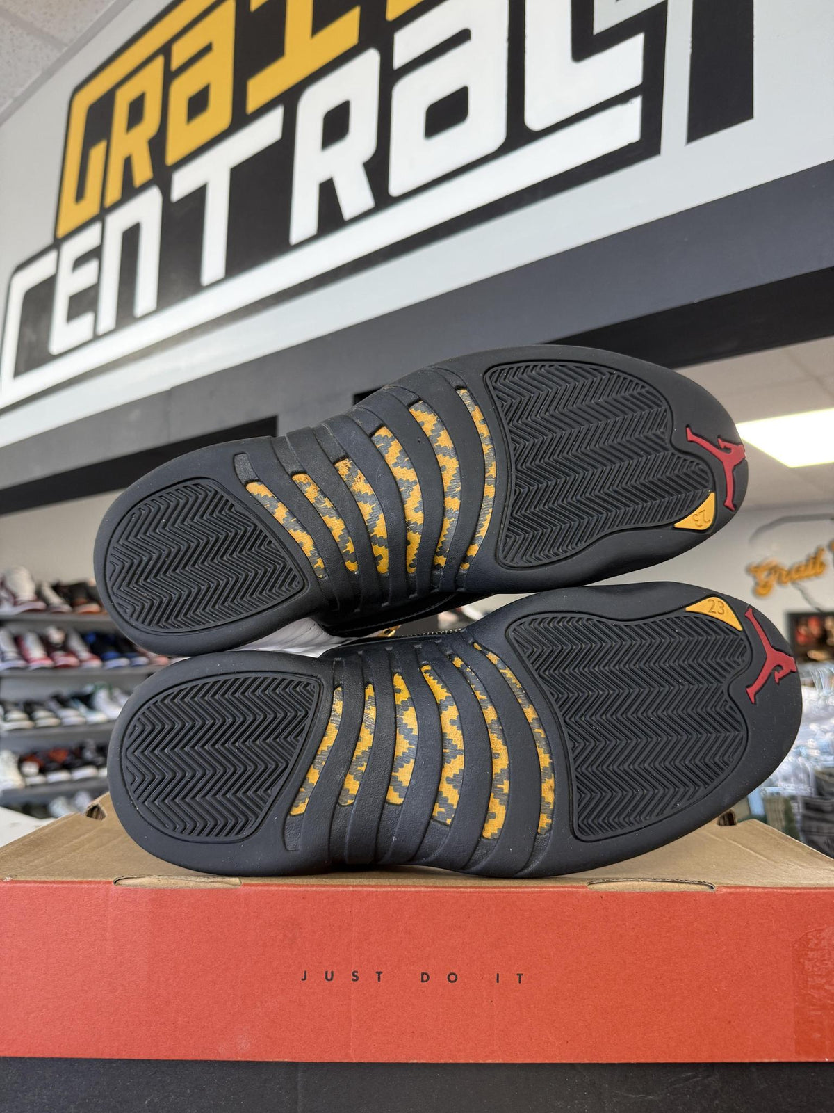 Jordan 12 "Taxi" Used Size 10.5