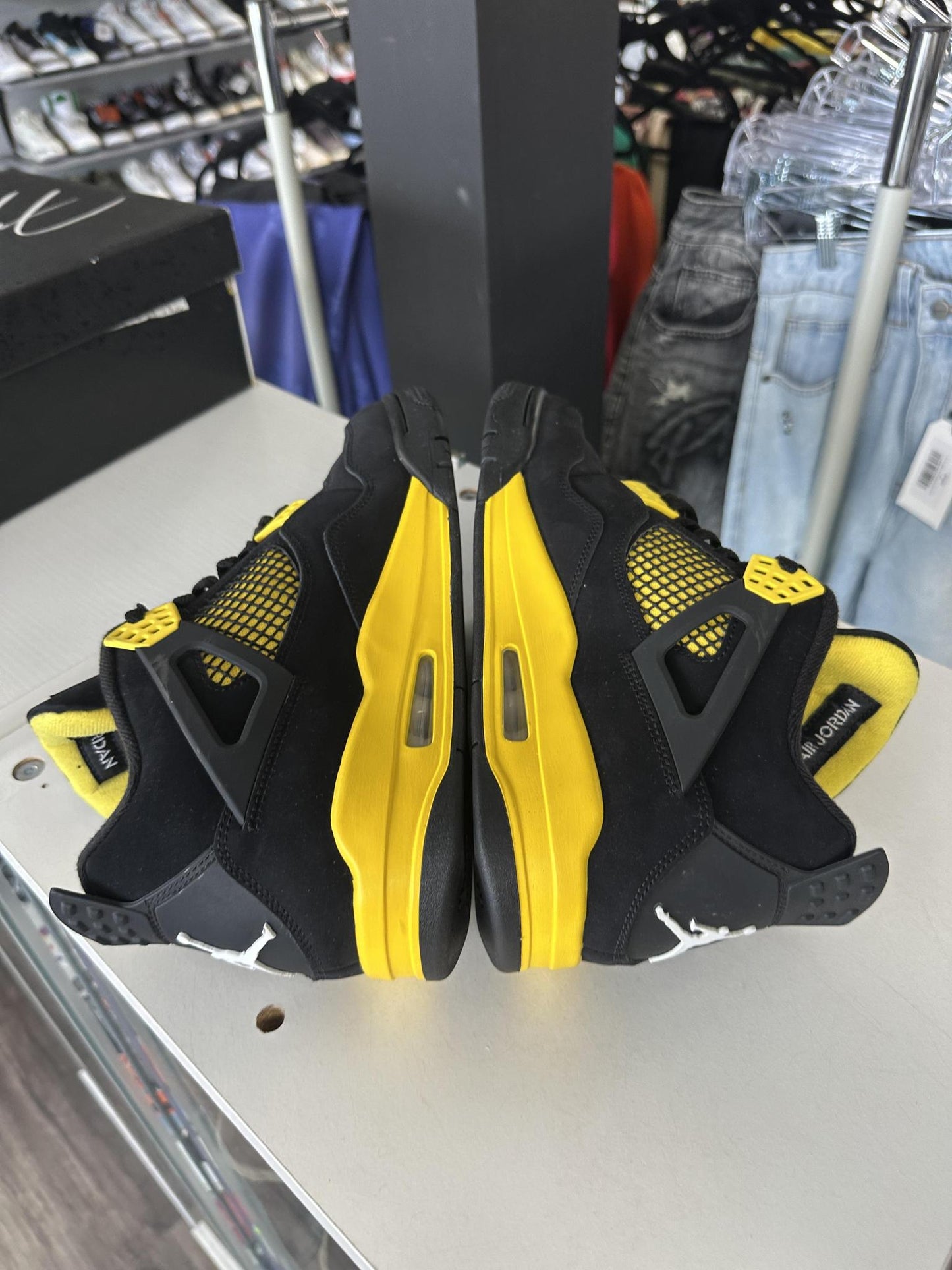 Jordan 4 "Thunder" Size 10