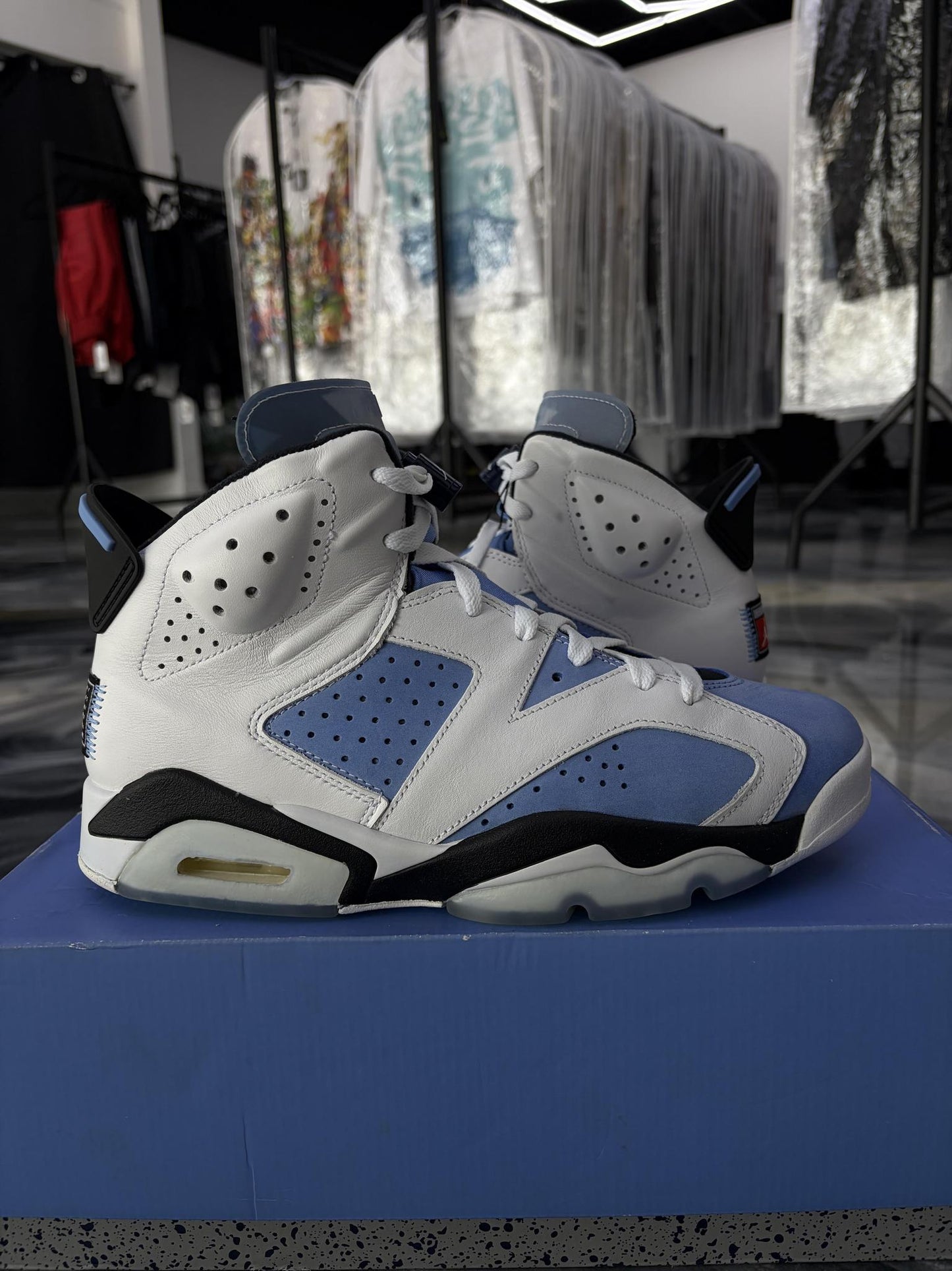 Jordan 6 "UNC" Used Size 9