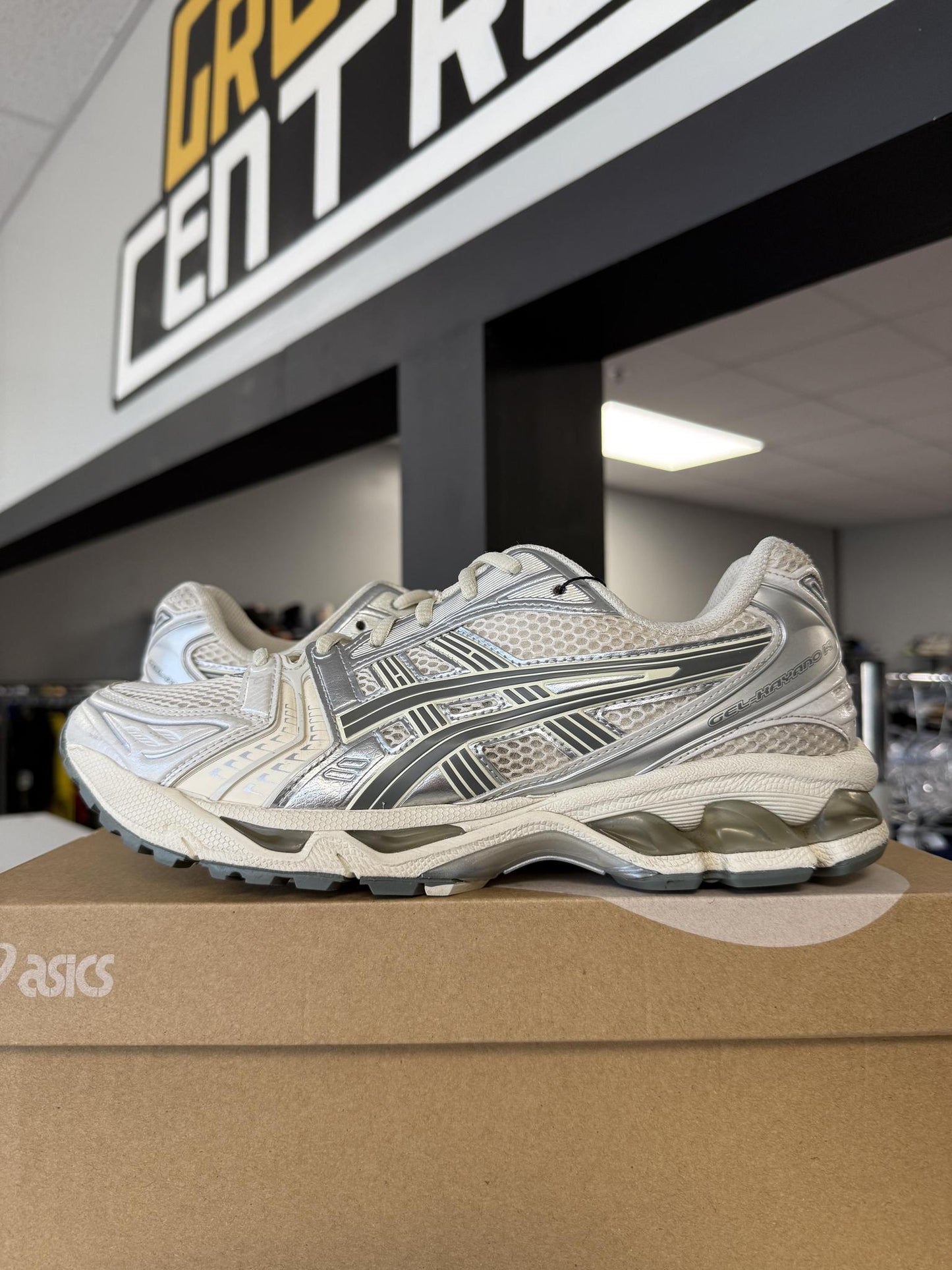Asics Gel Kayano 14 "Birch Dark Pewter" Used Size 9