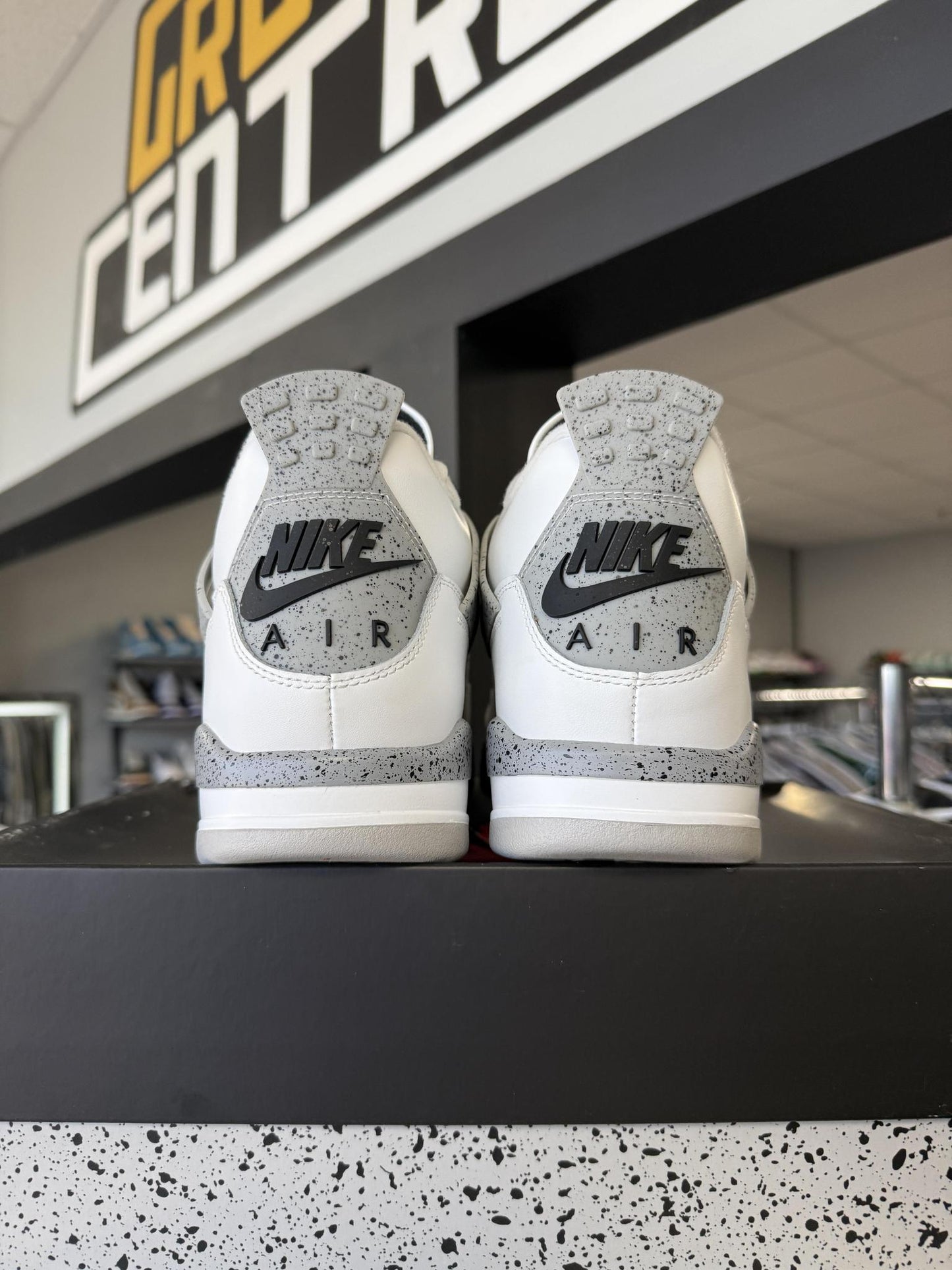 Jordan 4 "White Cement" Used Size 10.5