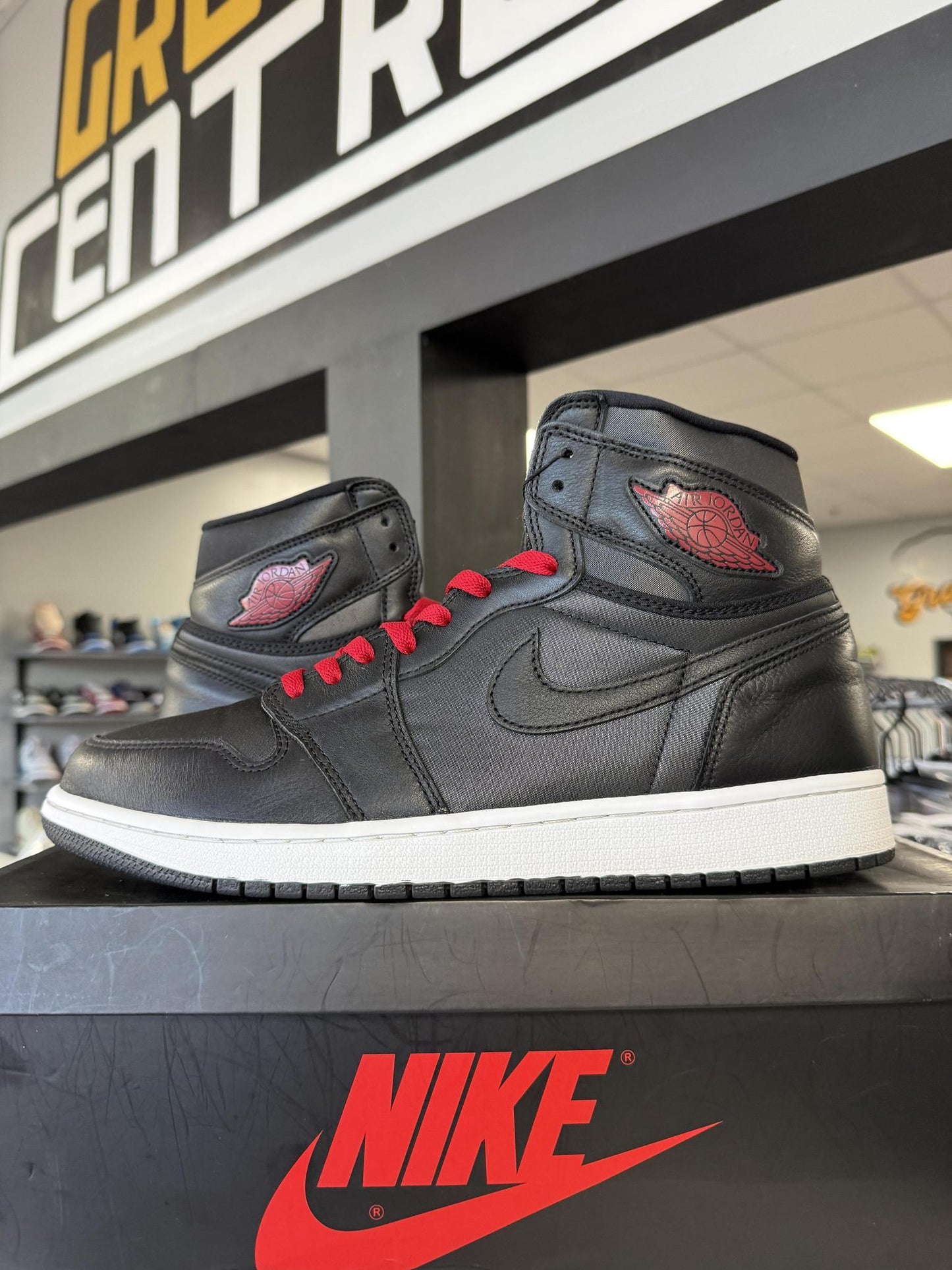 Jordan 1 Black Gym Red Used Size 12