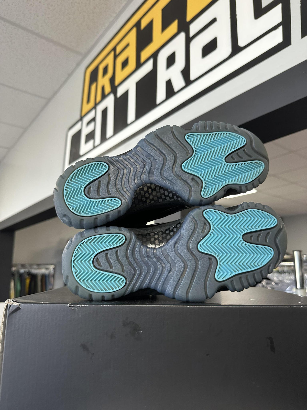 Jordan 11 Gamma Used