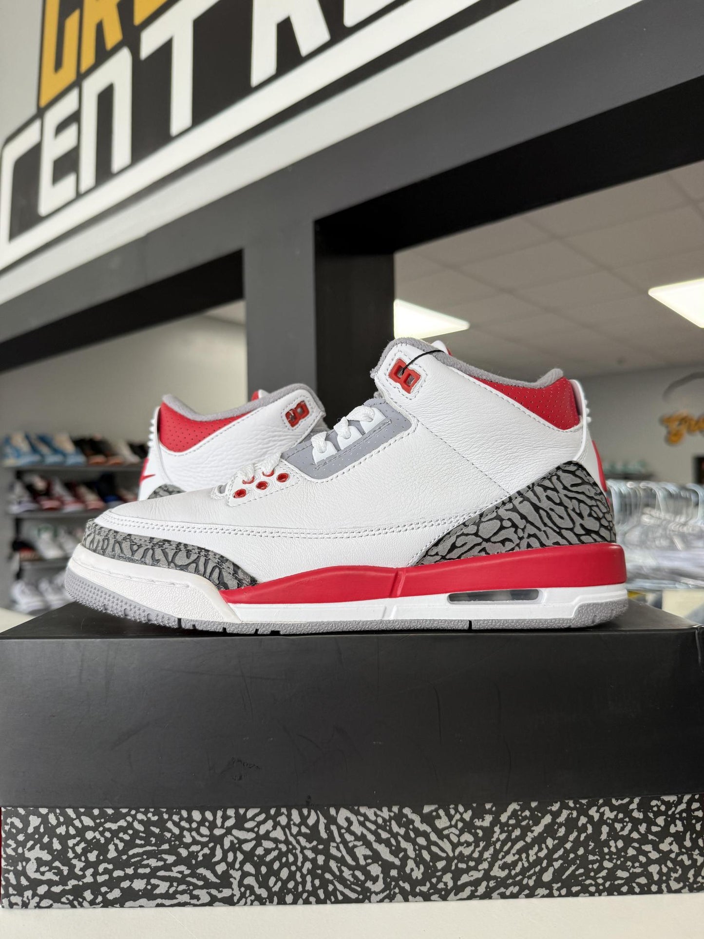 Jordan 3 "Fire Red" Used Size 7Y/8.5W
