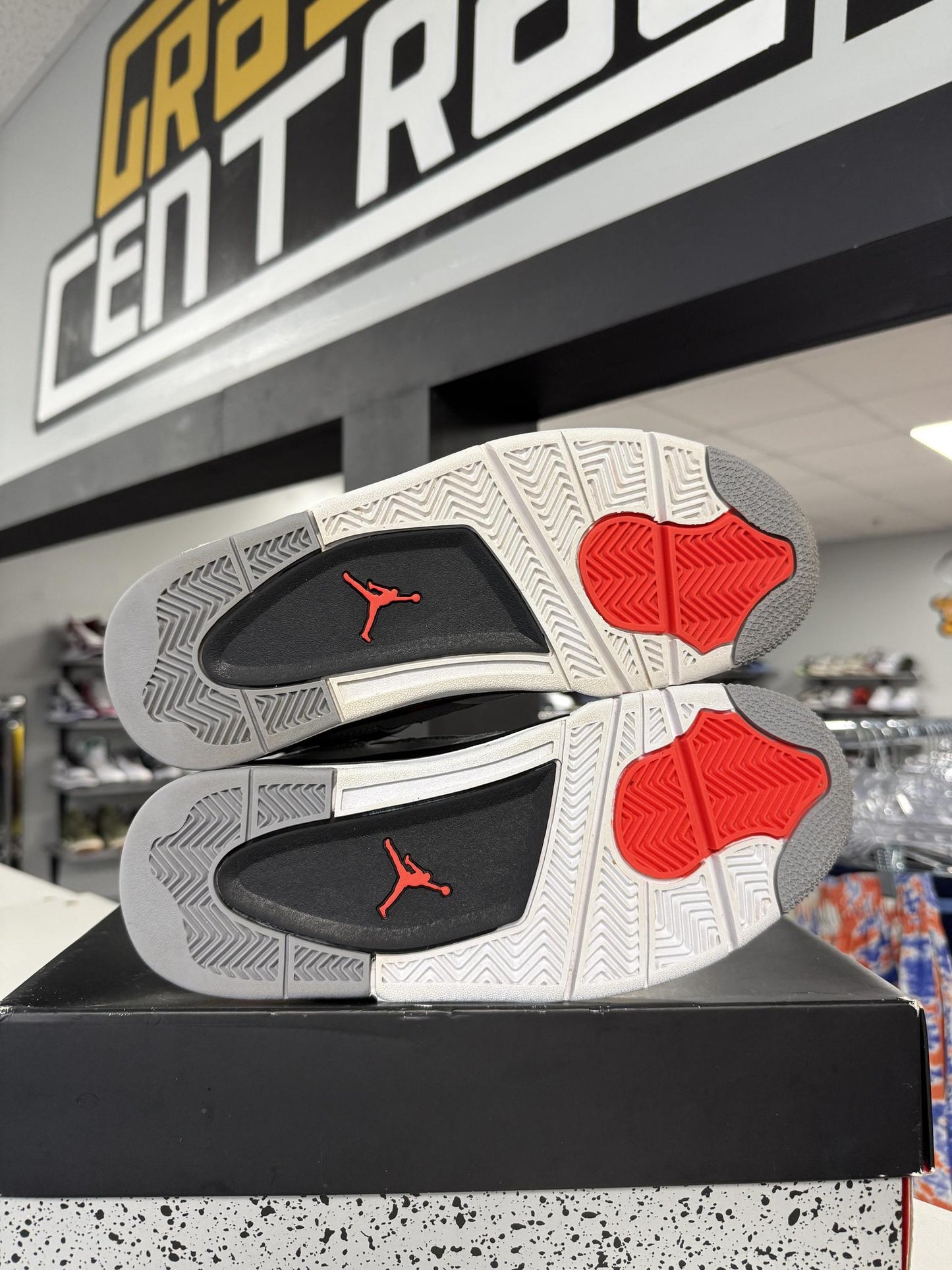 Jordan 4 "Infrared" Used Size 7Y/8.5W