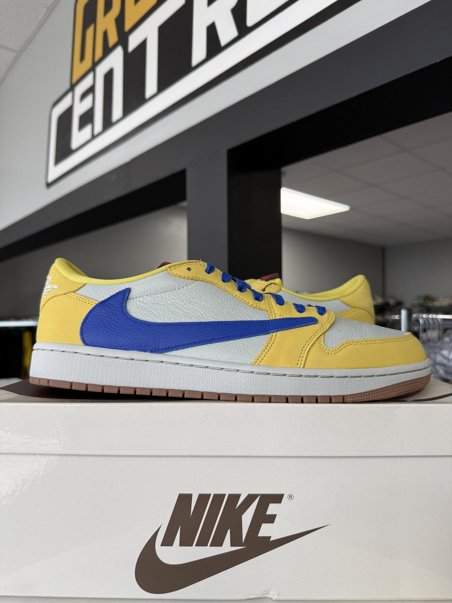 Jordan 1 Low x Travis Scott "Canary" Used Size 13