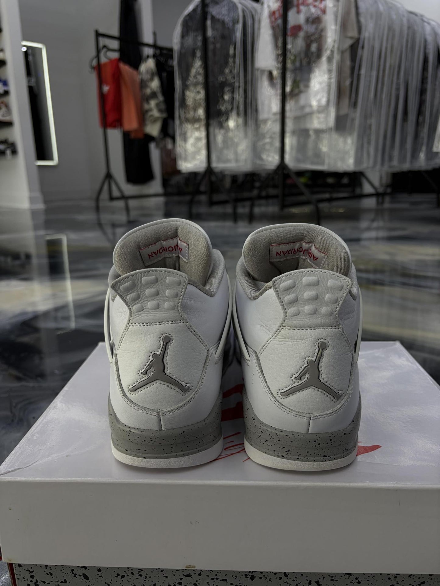 Jordan 4 "White Oreo" Used Size 9