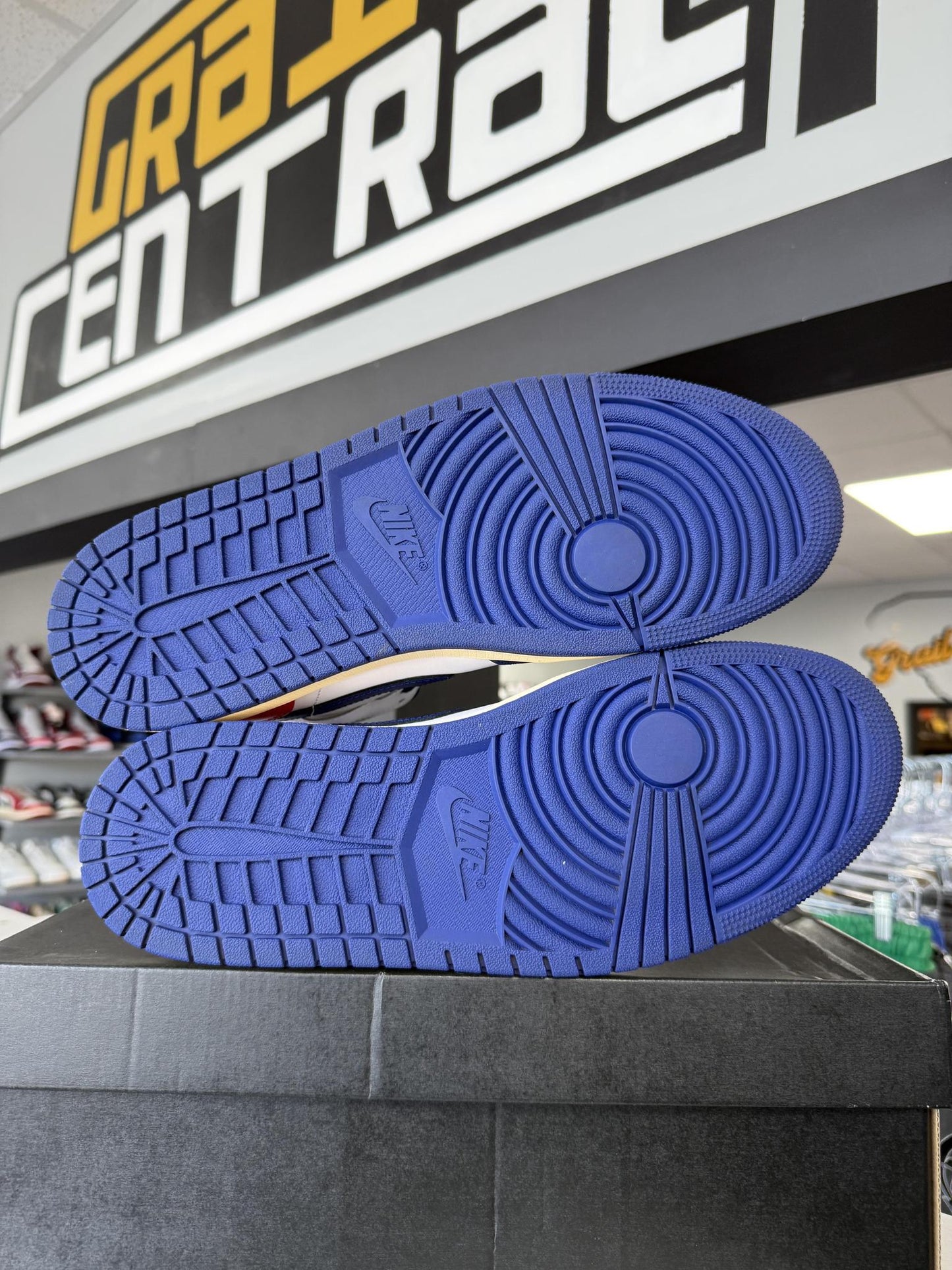 Jordan 1 Mid "Rare Air" Used Size 12