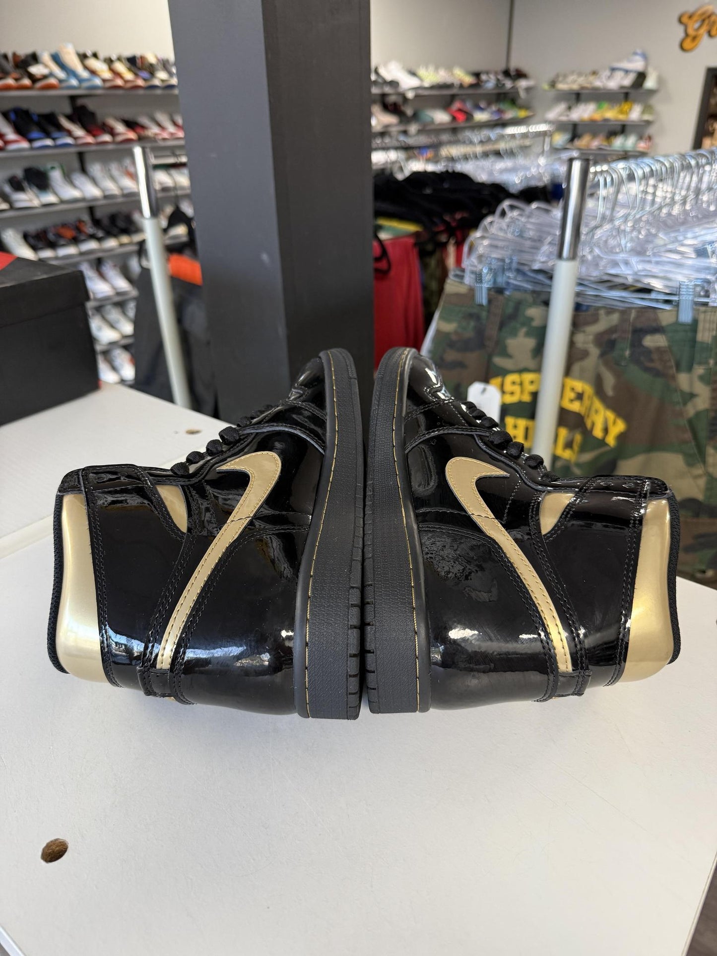 Jordan 1 "Patent Metallic Gold" Used Size 8