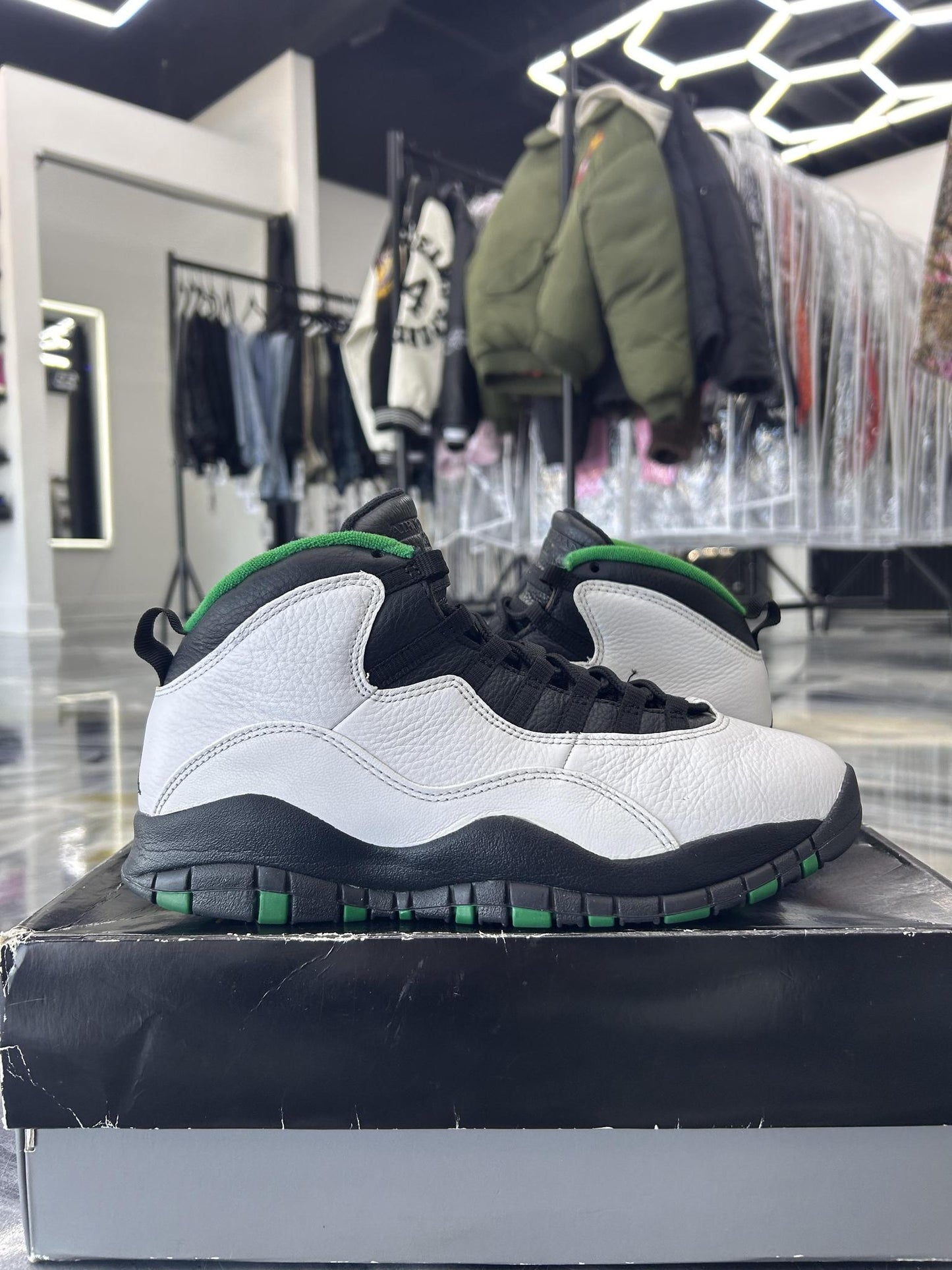 Jordan 10 "Seattle" Used Size 9