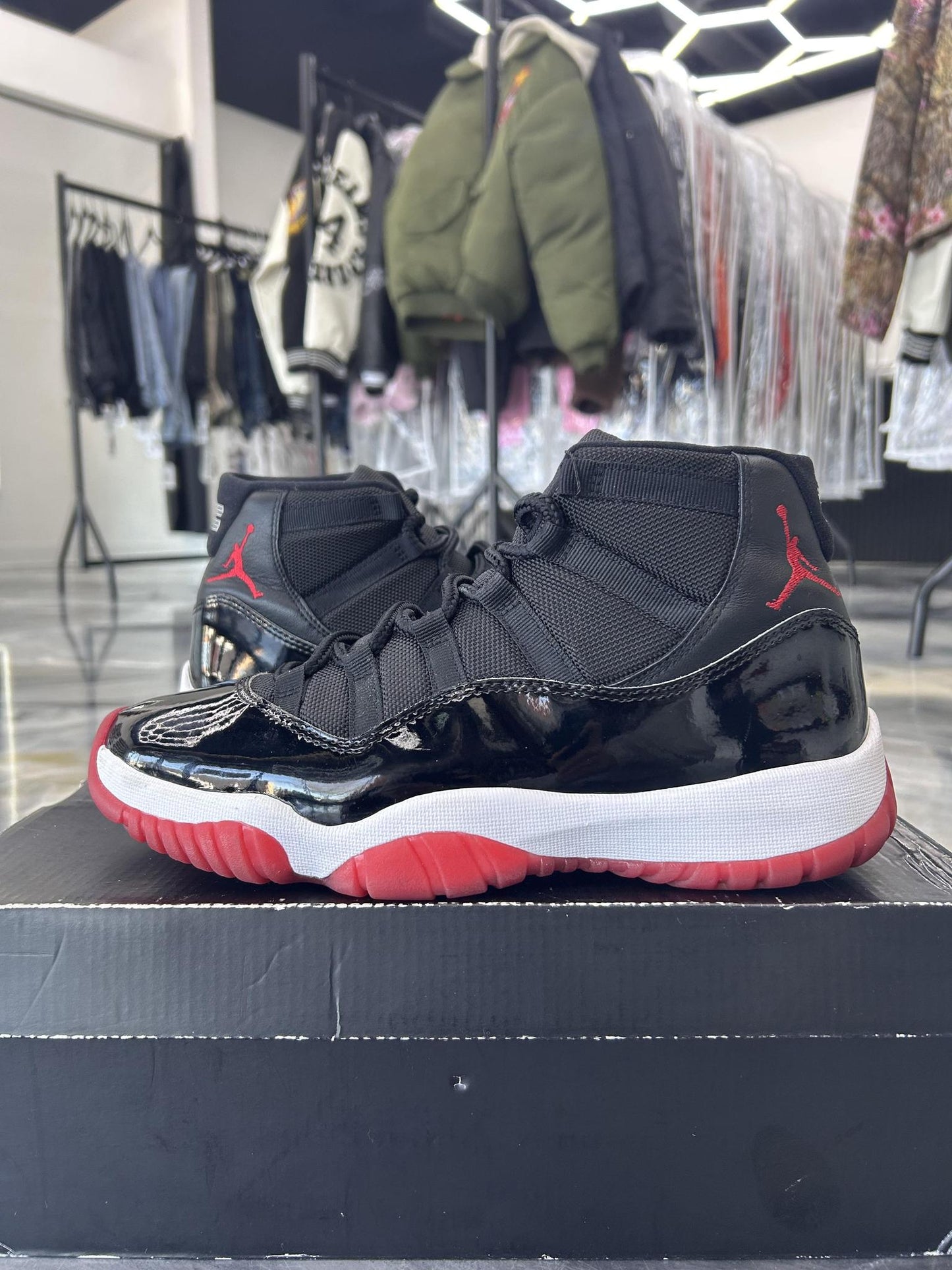 Jordan 11 "Bred" Used Size 9
