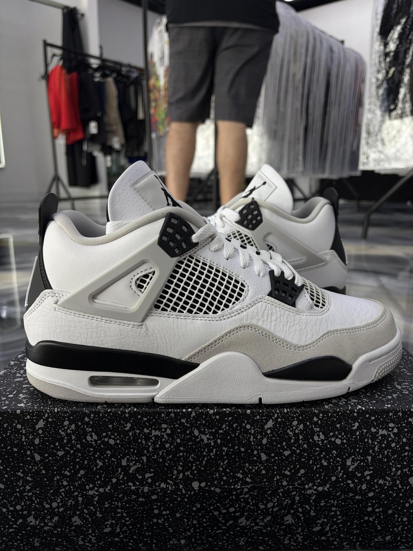 Jordan 4 "Military Black" Used Size 10.5
